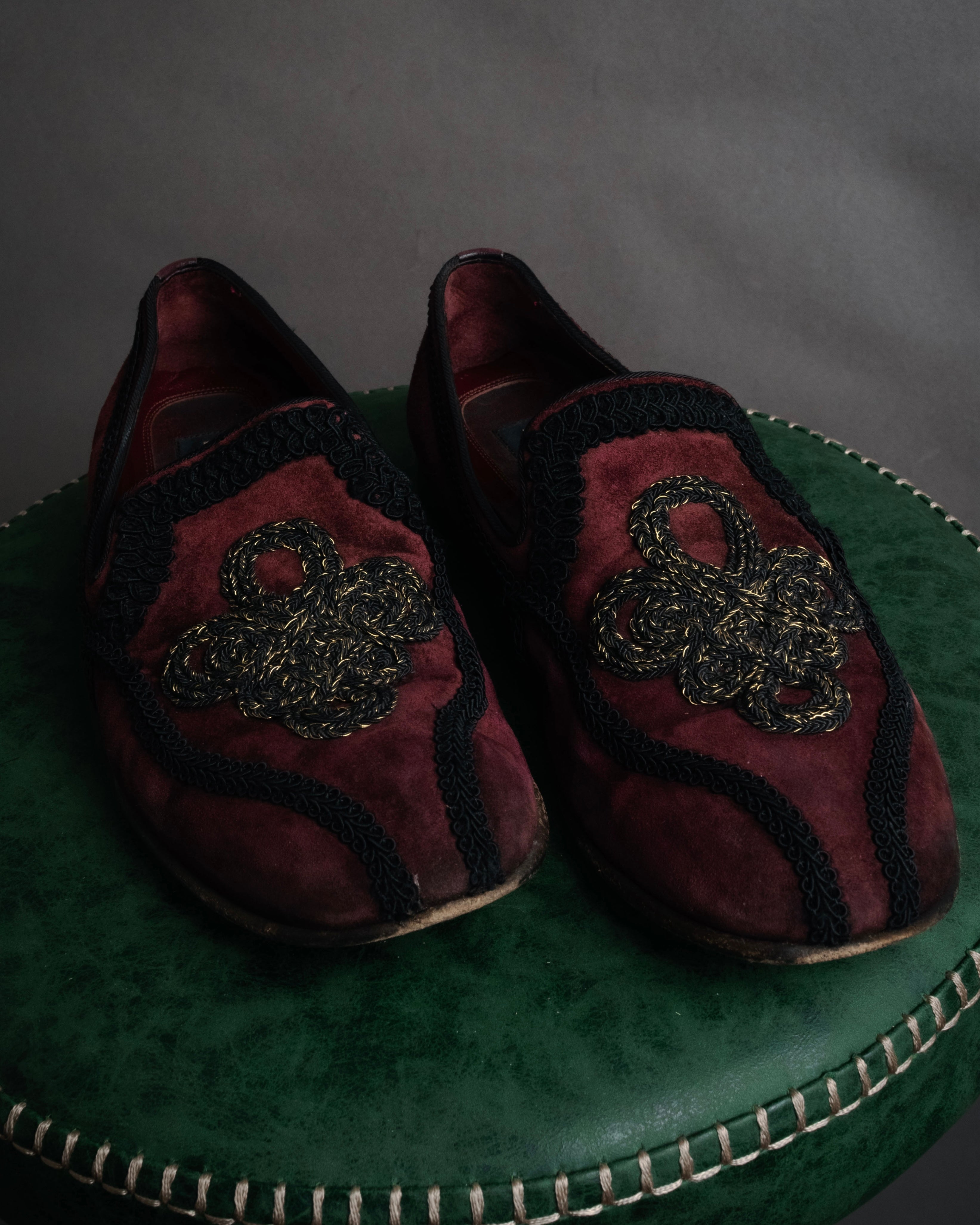 “DOLCE & GABBANA” 2000’s Baroque embroidered suede loafers