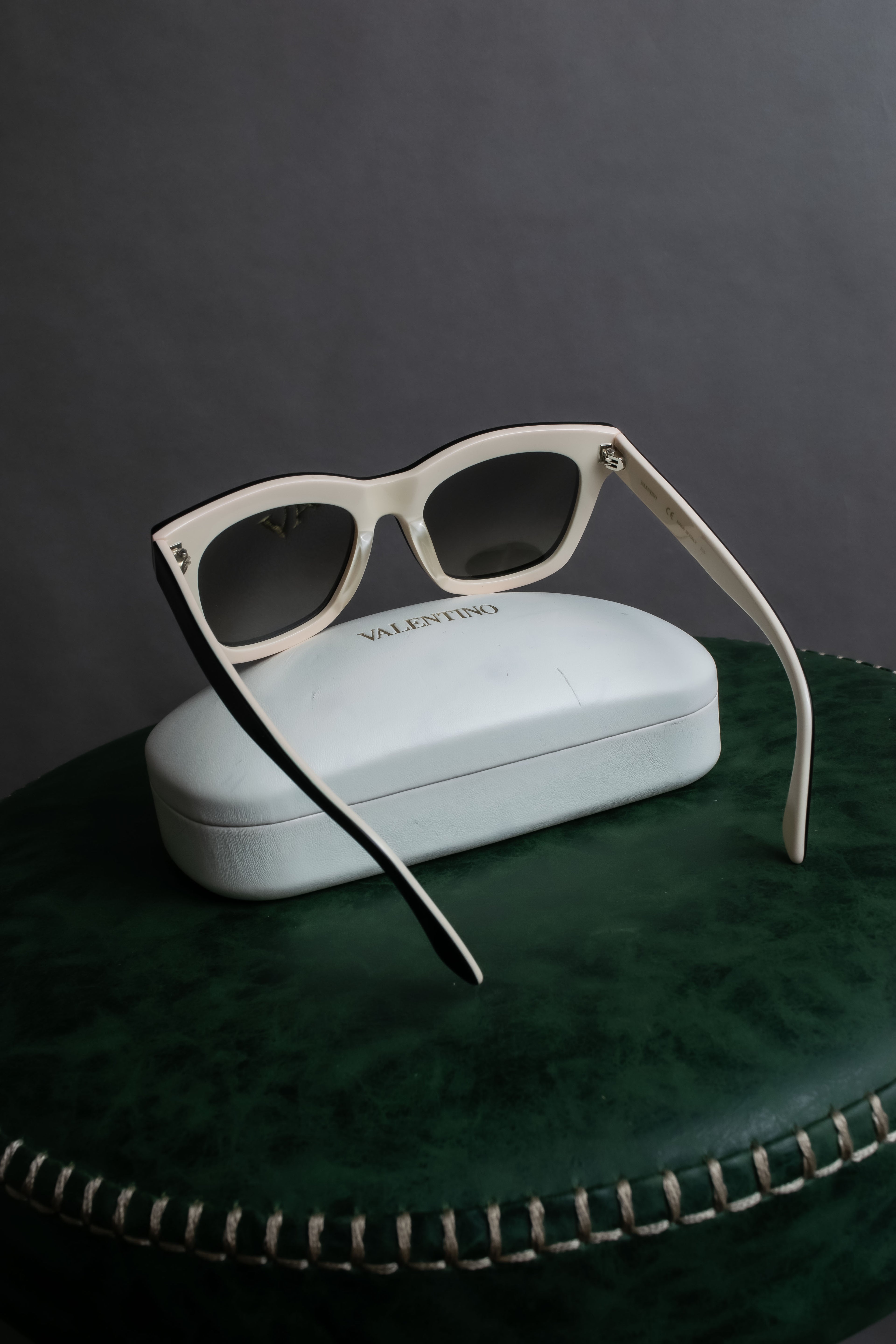 "VALENTINO" Two-tone Rockstud design sunglasses