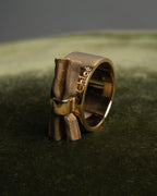“Chloé” 2010’s mesh ribbon gold ring