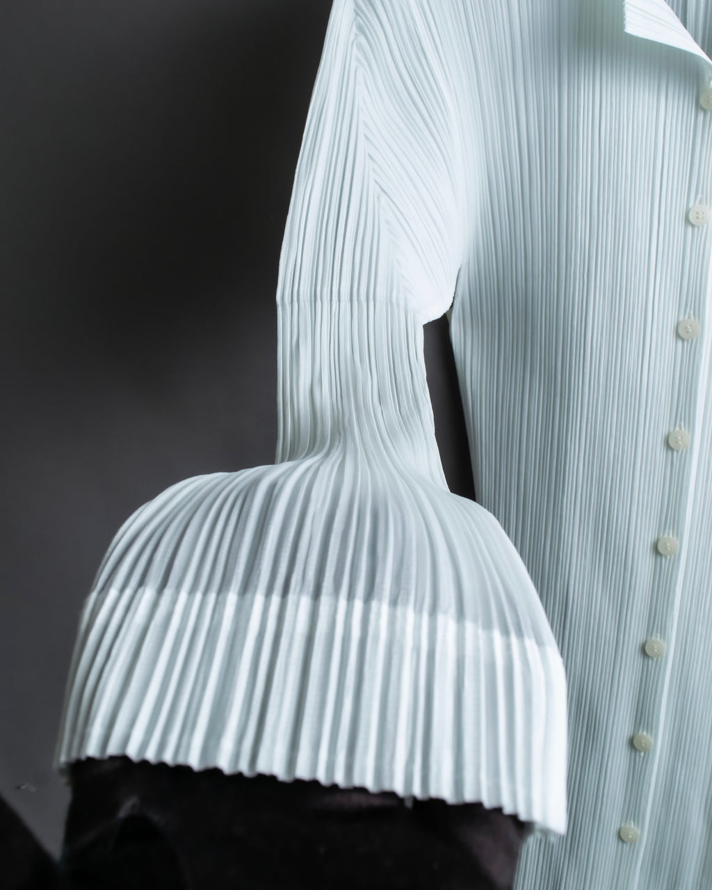 "PLEATS PLEASE ISSEY MIYAKE" Three-dimensional pleated long shirt