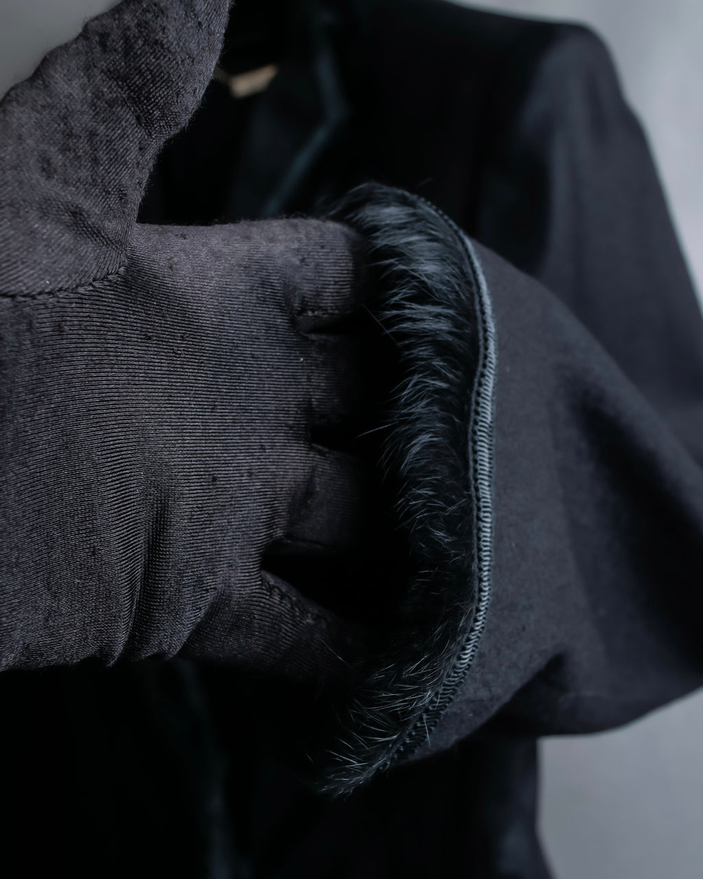 "Alexandar McQueen" Fur trimmed design shaped tailored jacket