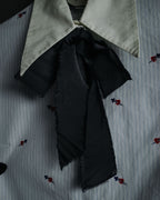 “GUCCI” 2017 heart and dagger embroidered bow tie shirt