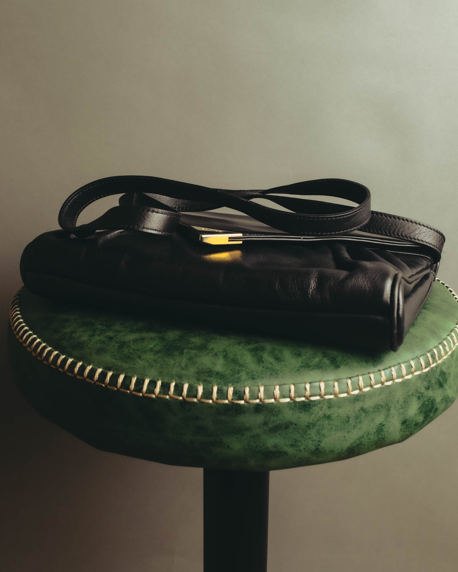 "CELINE" 70's-80's Classic black leather shoulder bag