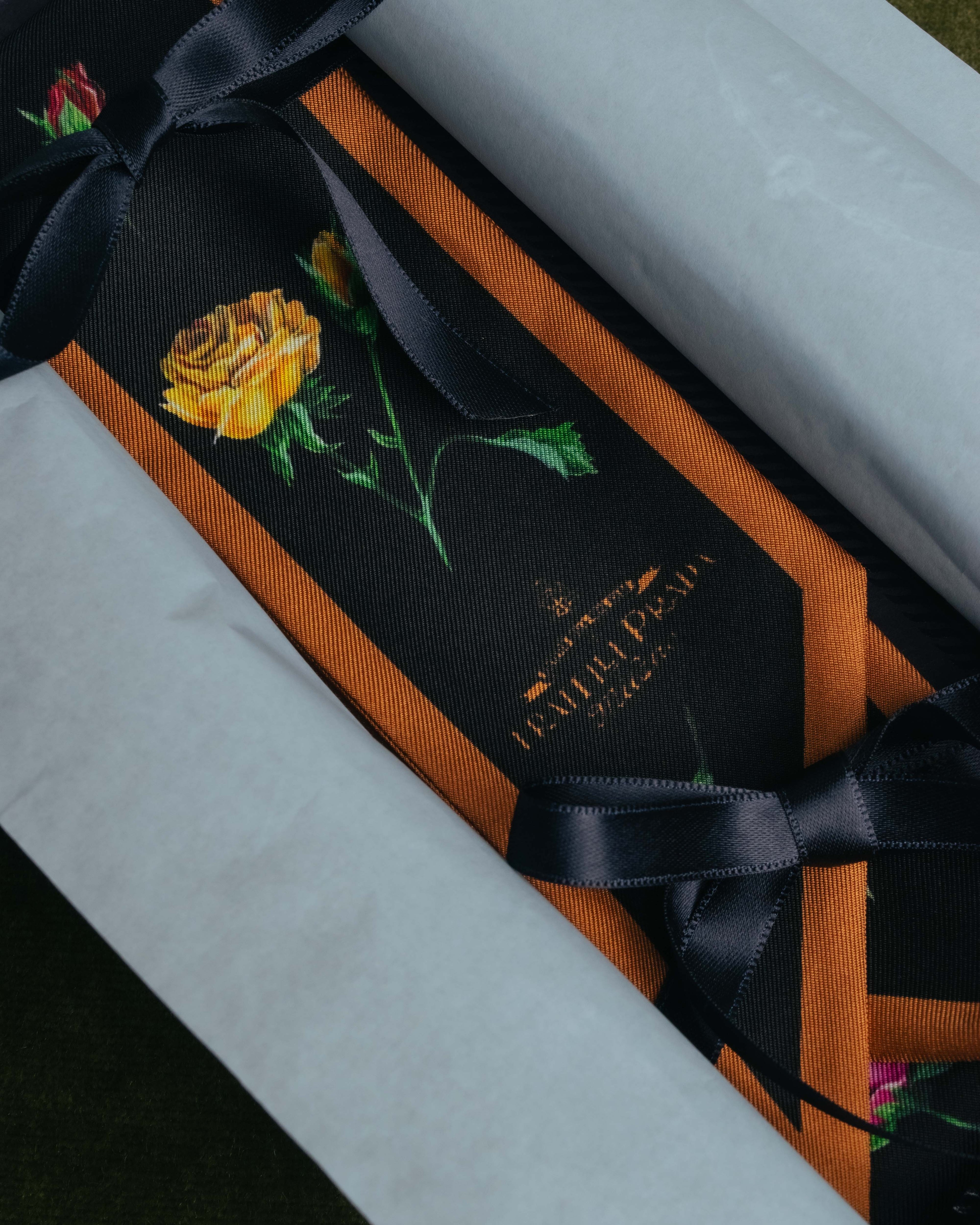 "PRADA" 2020's Floral silk skinny scarf