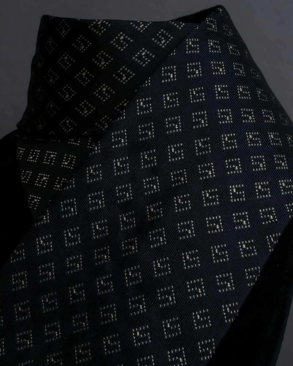 "GUCCI" G motif pattern silk necktie