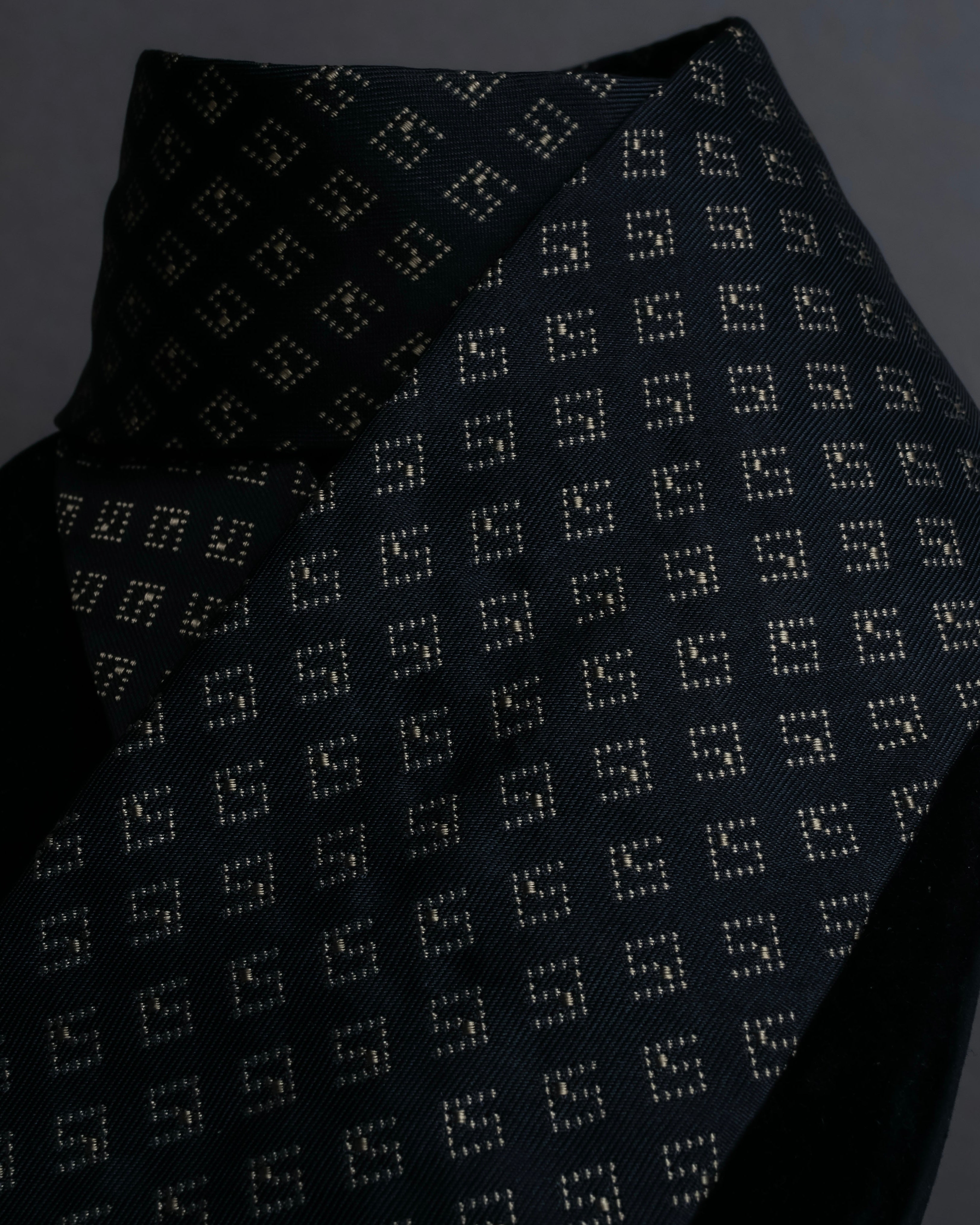 "GUCCI" G motif pattern silk necktie