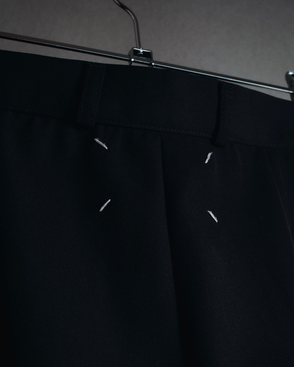 Pantalones de vestir ajustados con bolsillo de cremallera metálica de Maison Margiela 20AW