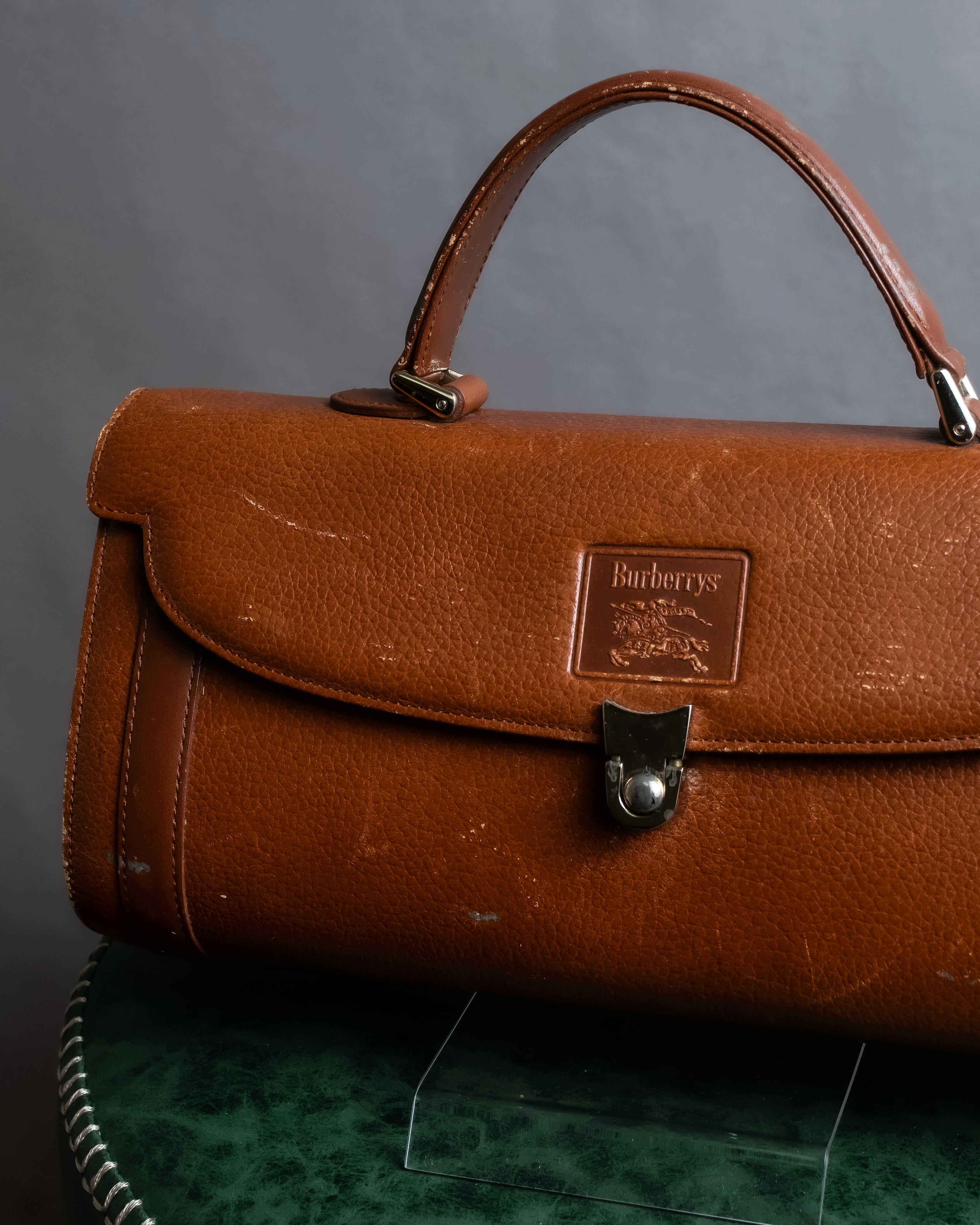 "BURBERRYS" Horizontally shaped brown leather one-handle bag