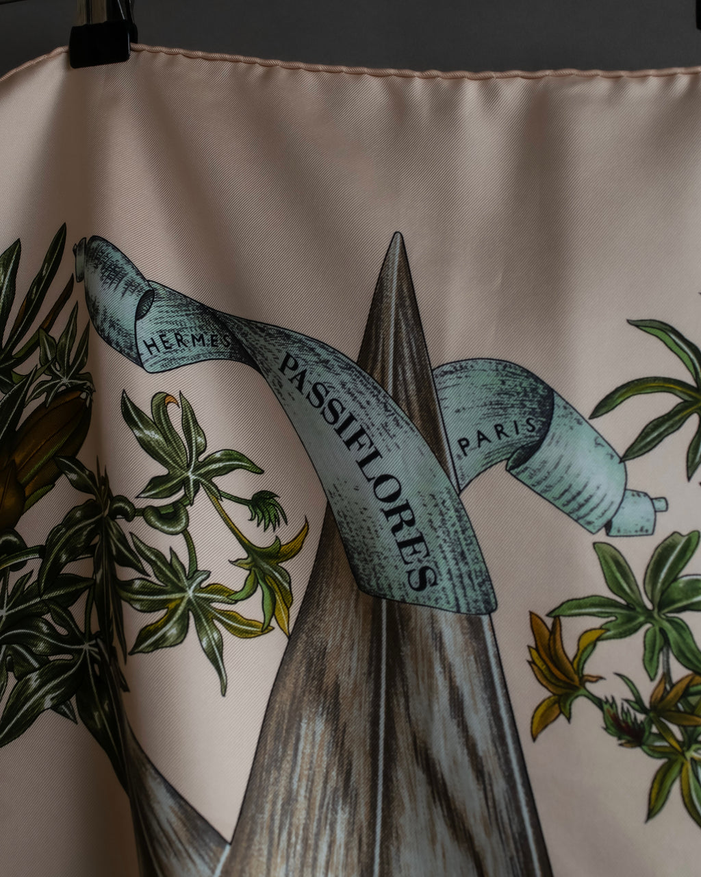 "HERMES" Passion flower print Carre 90 silk scarf