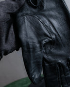 "Marie Claire" Carefully stitched logo engraved leather gloves