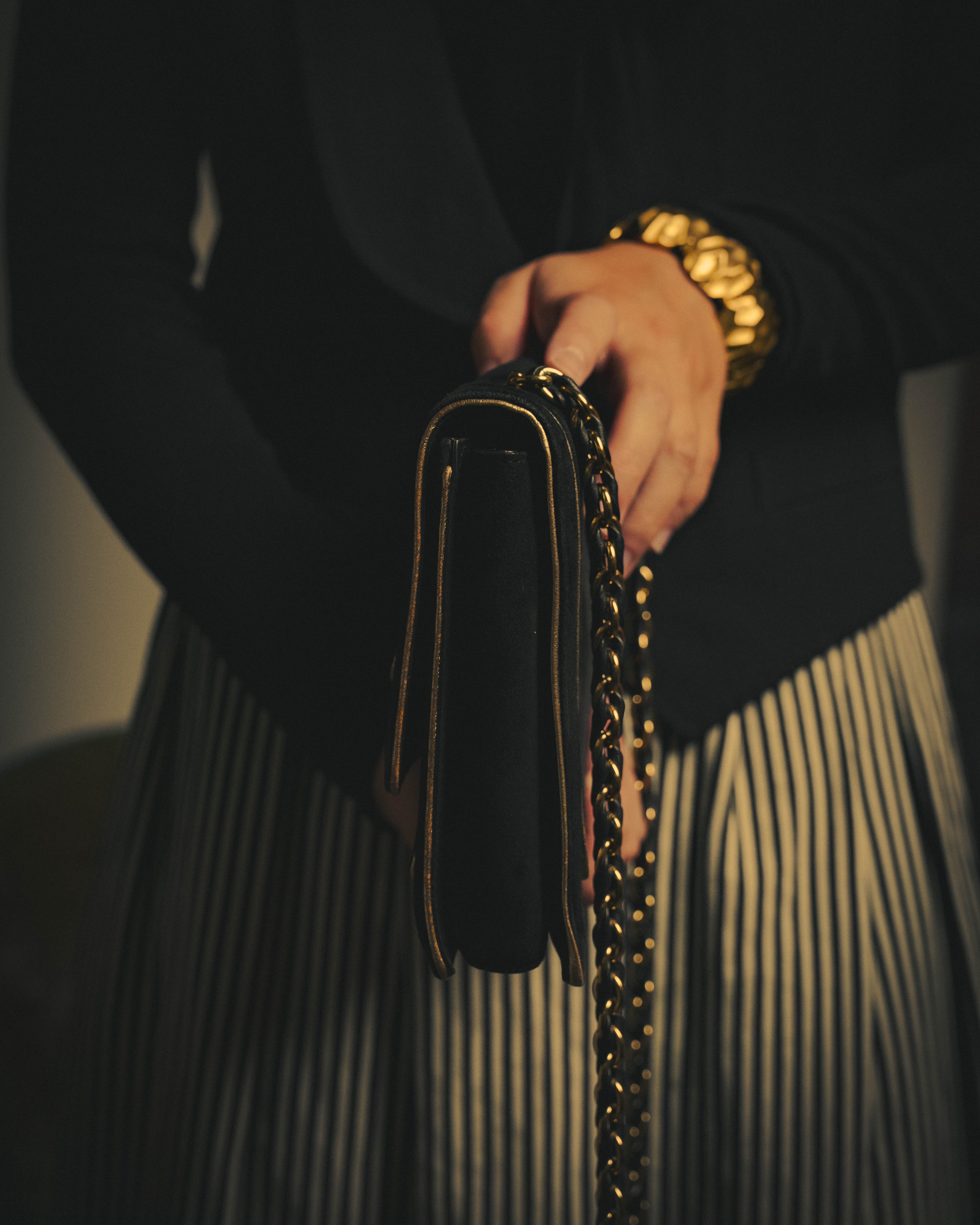 -SPECIAL- "Salvatore Ferragamo" 10's Elegant suede chain shoulder bag