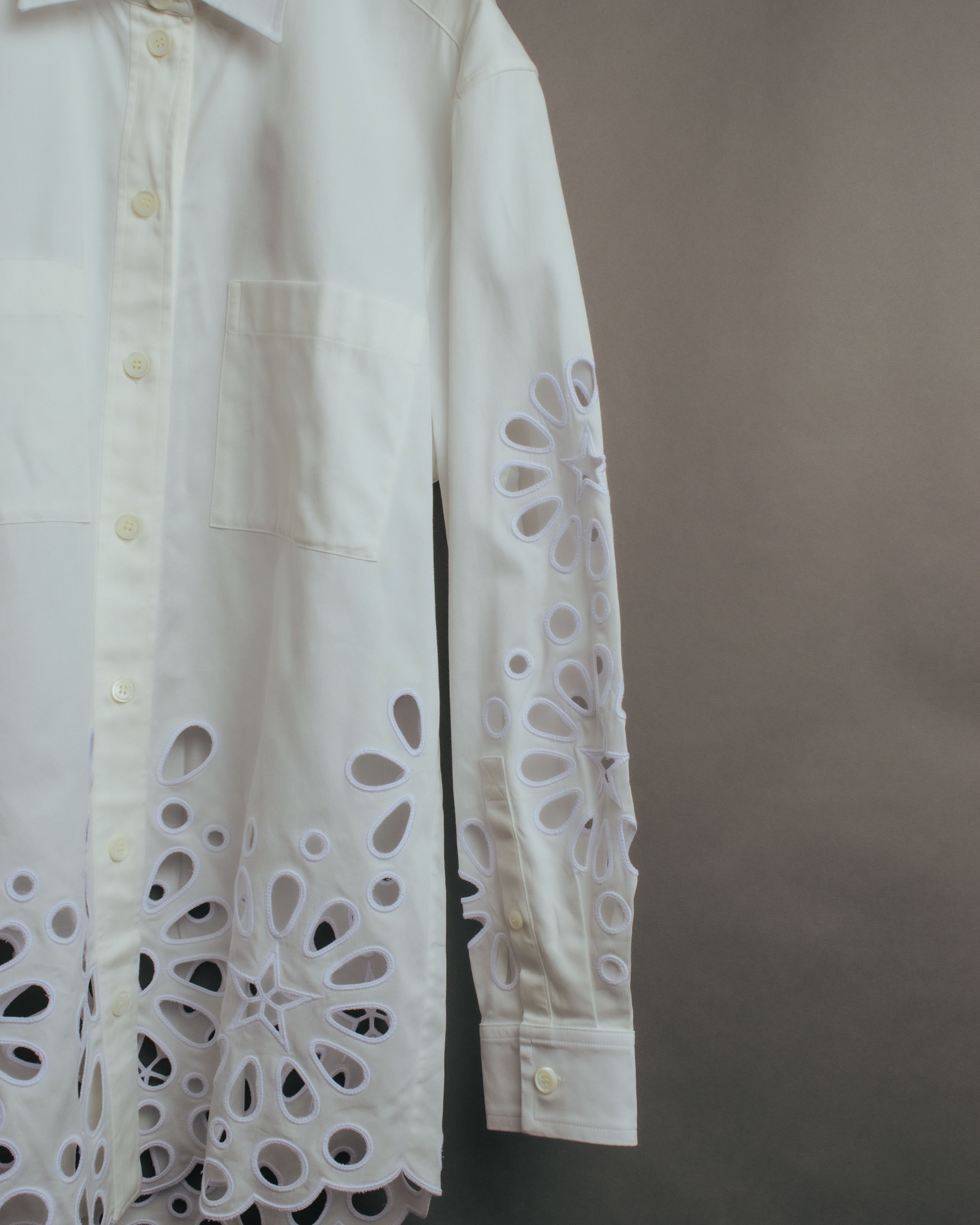 “BURBERRY” 2018-2022 Cutwork embroidered cotton shirt