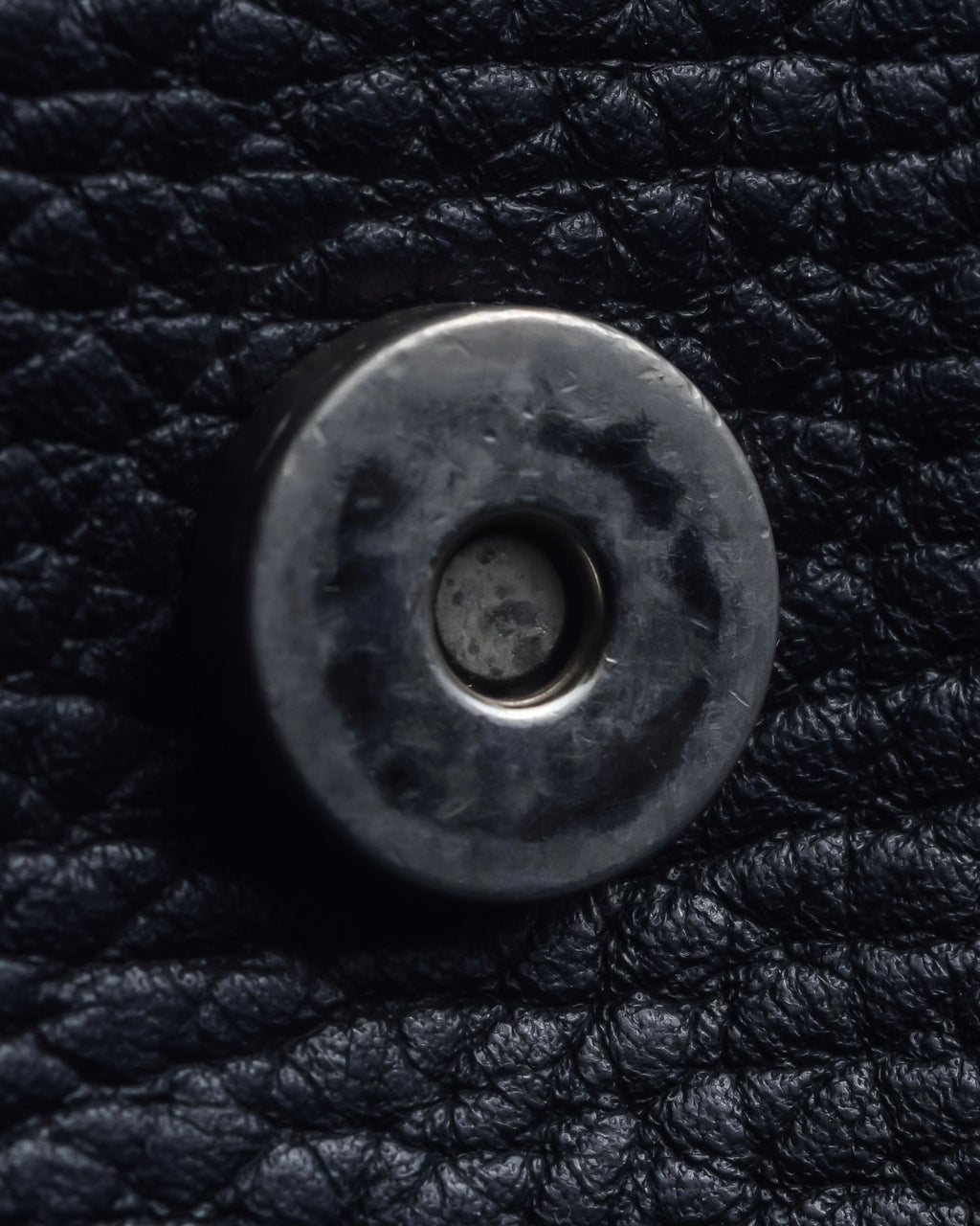 "BURBERRY" Silver stud design grained leather one-handle bag