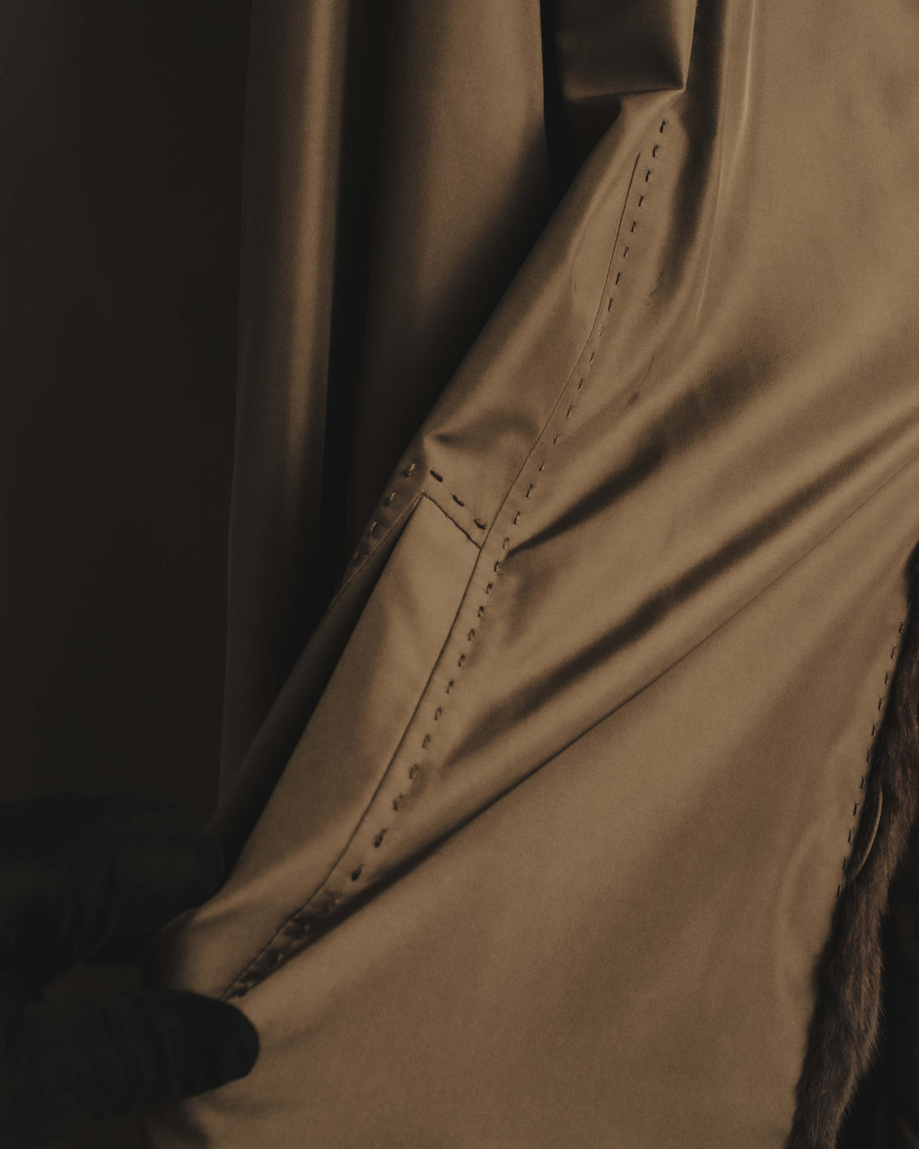 "ROBERTO VALENTINO" Reversible brown fur coat