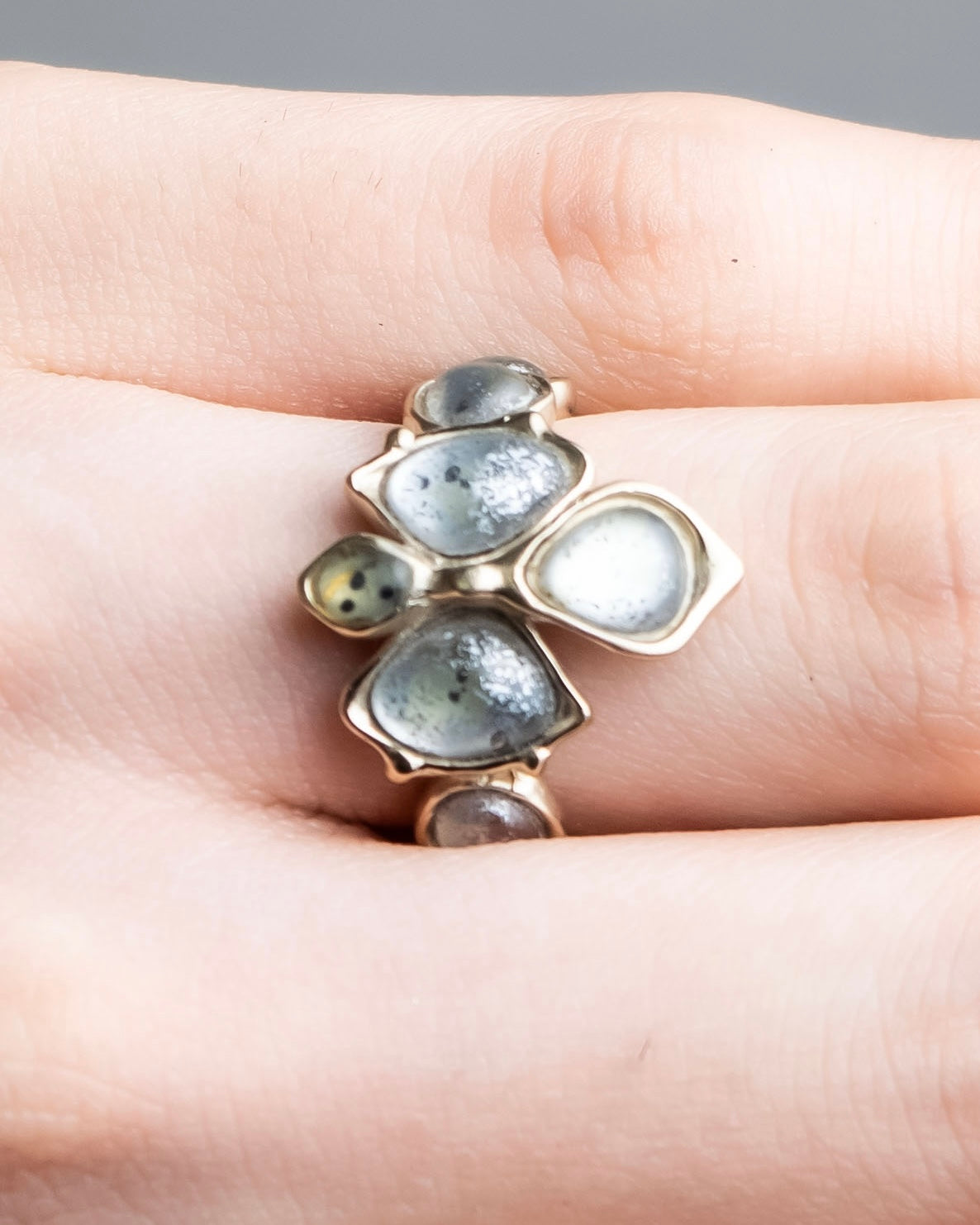 "CHANEL" Mysterious details stone ring