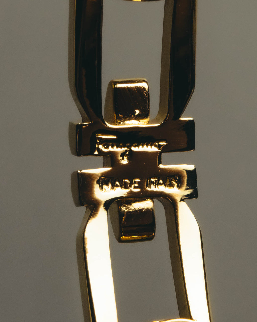 “Salvatore Ferragamo” 90’s-10’s Dark brown double Gancini bangle