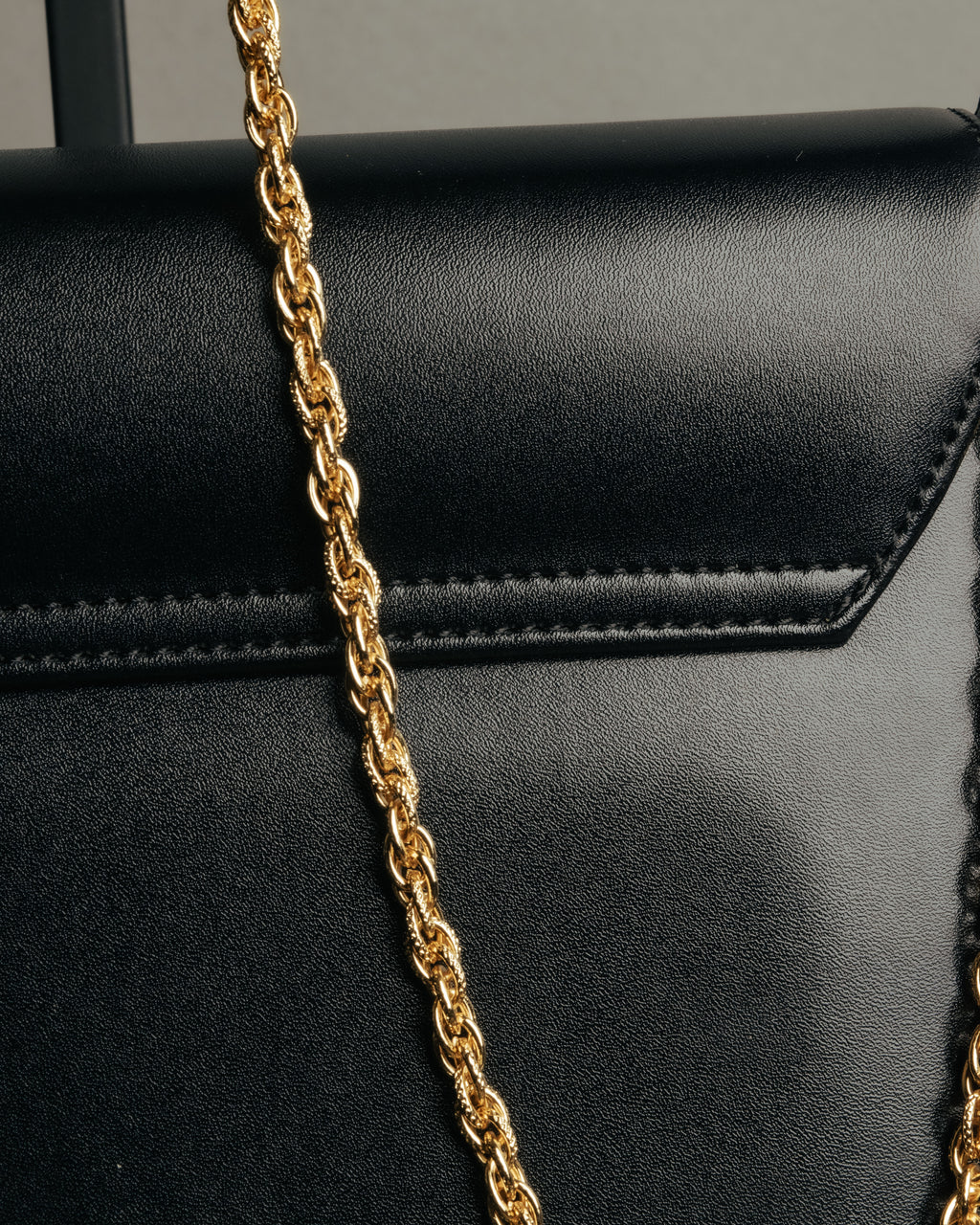 “VALENTINO CHRISTY” 80’s-90’s Pearl chain formal handbag