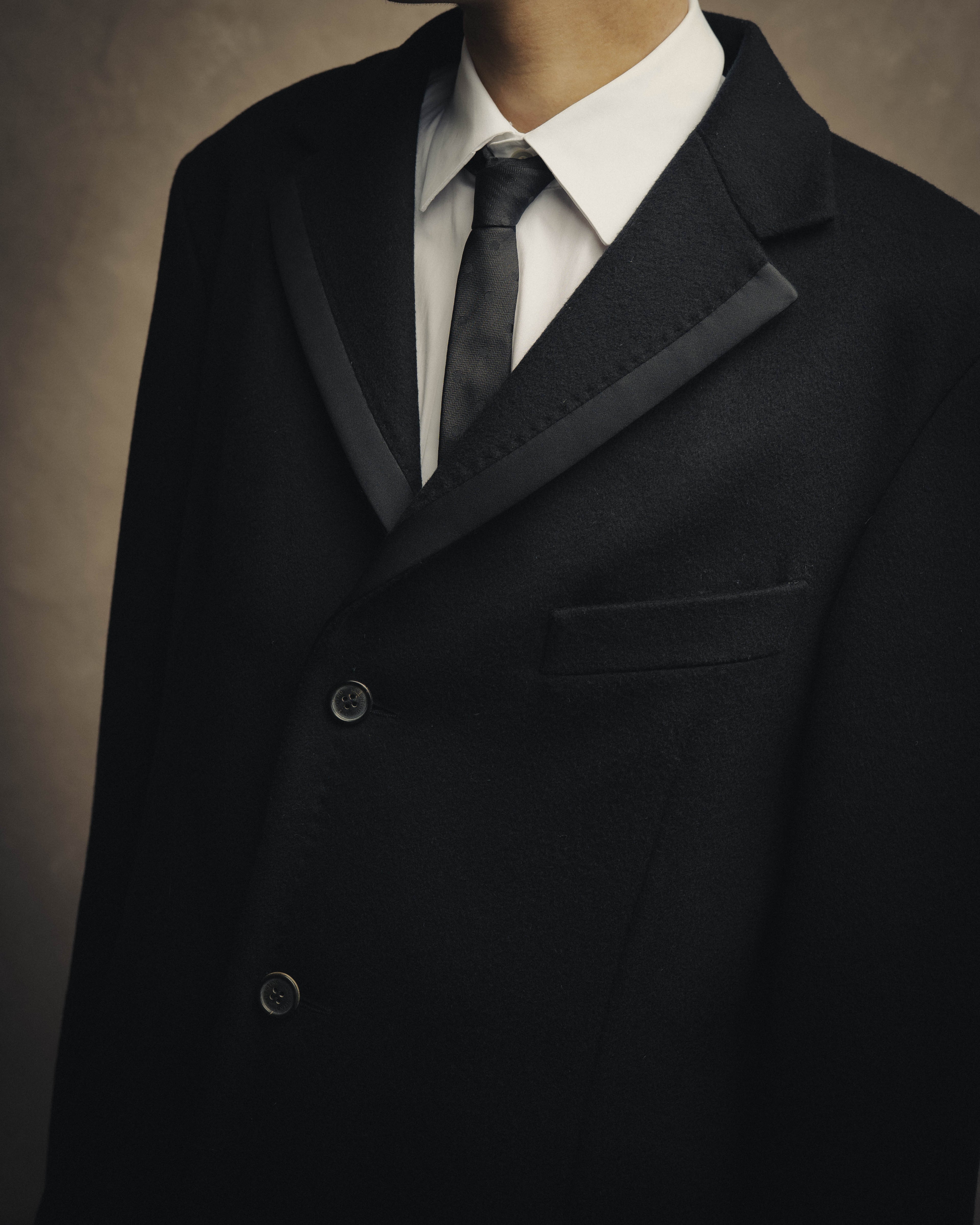 -SPECIAL- “VALENTINO” 2000’s Satin lapel single breasted wool coat