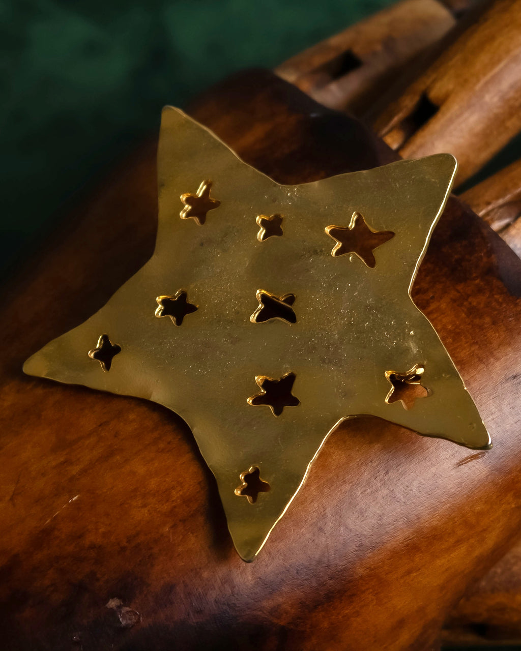 "KENZO" Star motif gold brooch