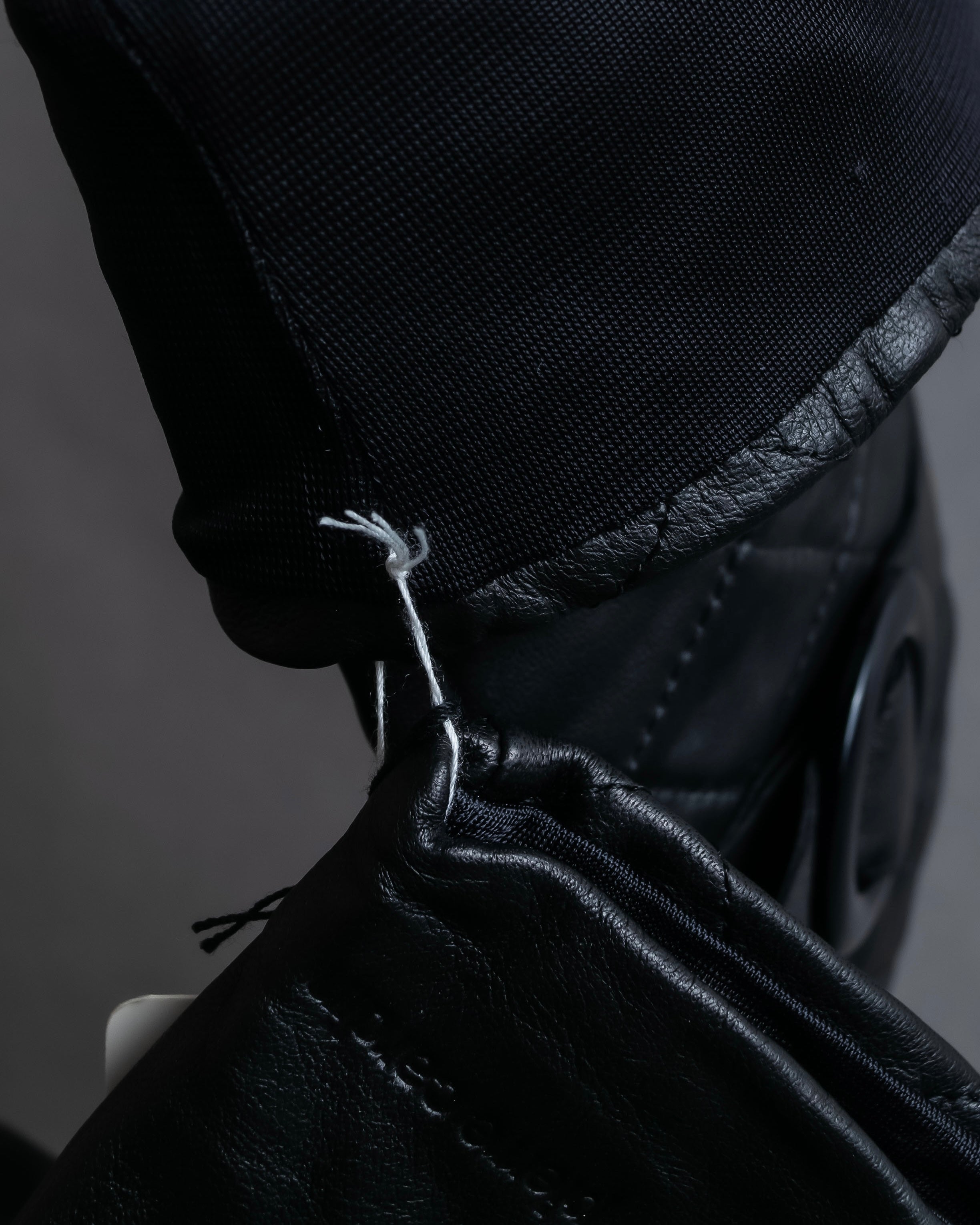 "Pierre Cardin" Belt buckle design quilted leather gloves