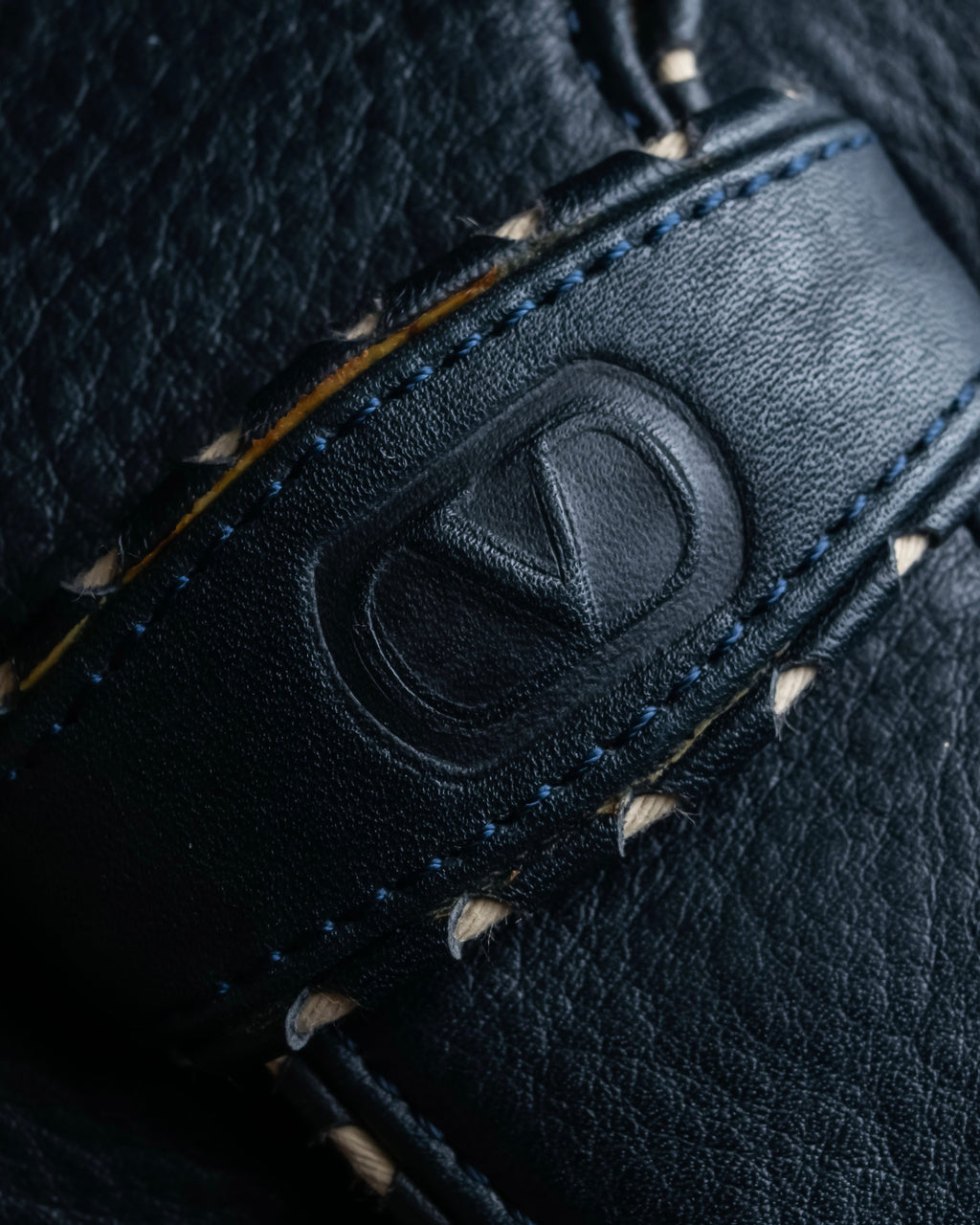 "Valentino Garavani" Saddle stitch design grain leather hand bag