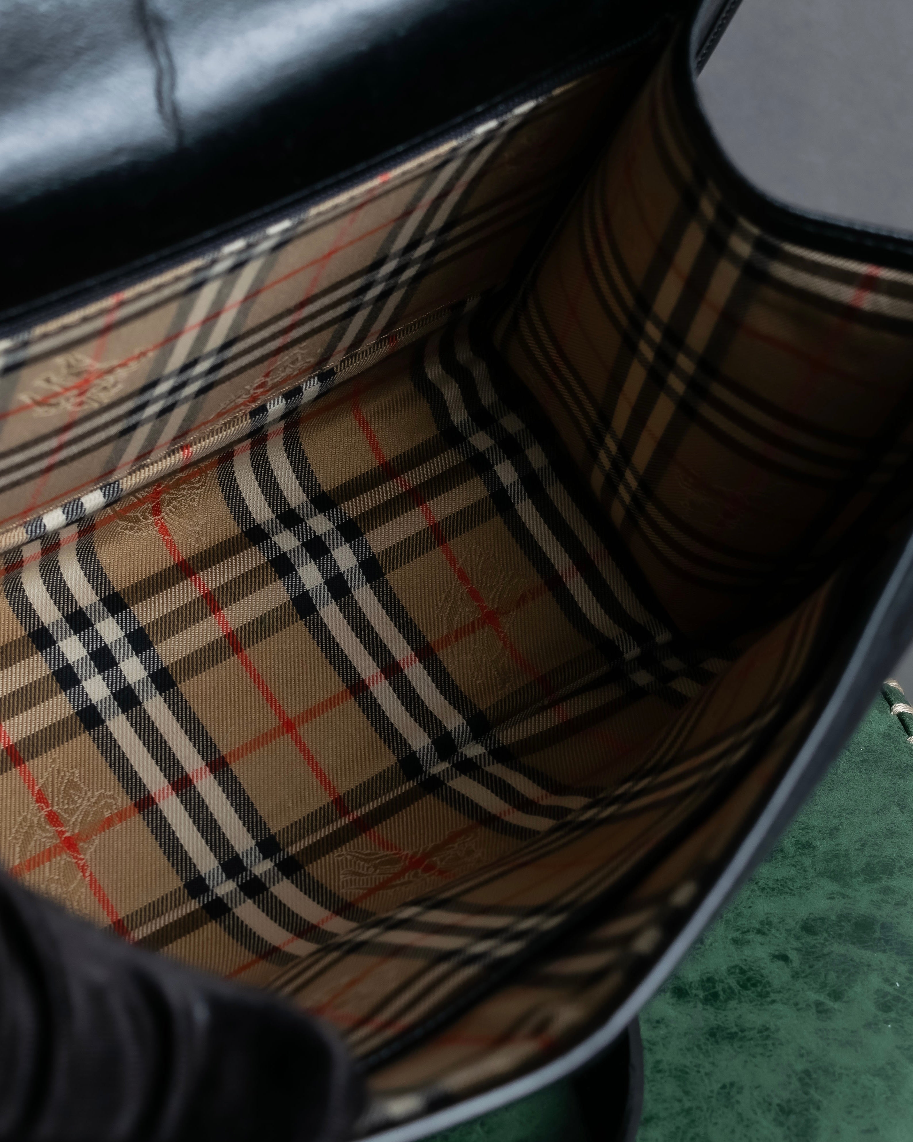 "BURBERRYS" Metal fittings design grain leather 2way bag