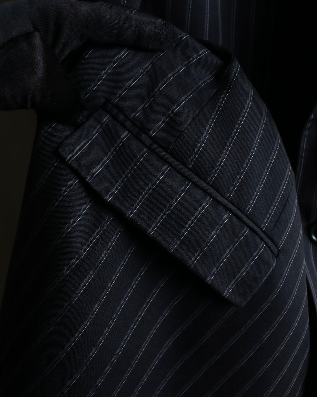 "Dolce & Gabbana" Pinstripe vertical lines emphasized tailored jacket