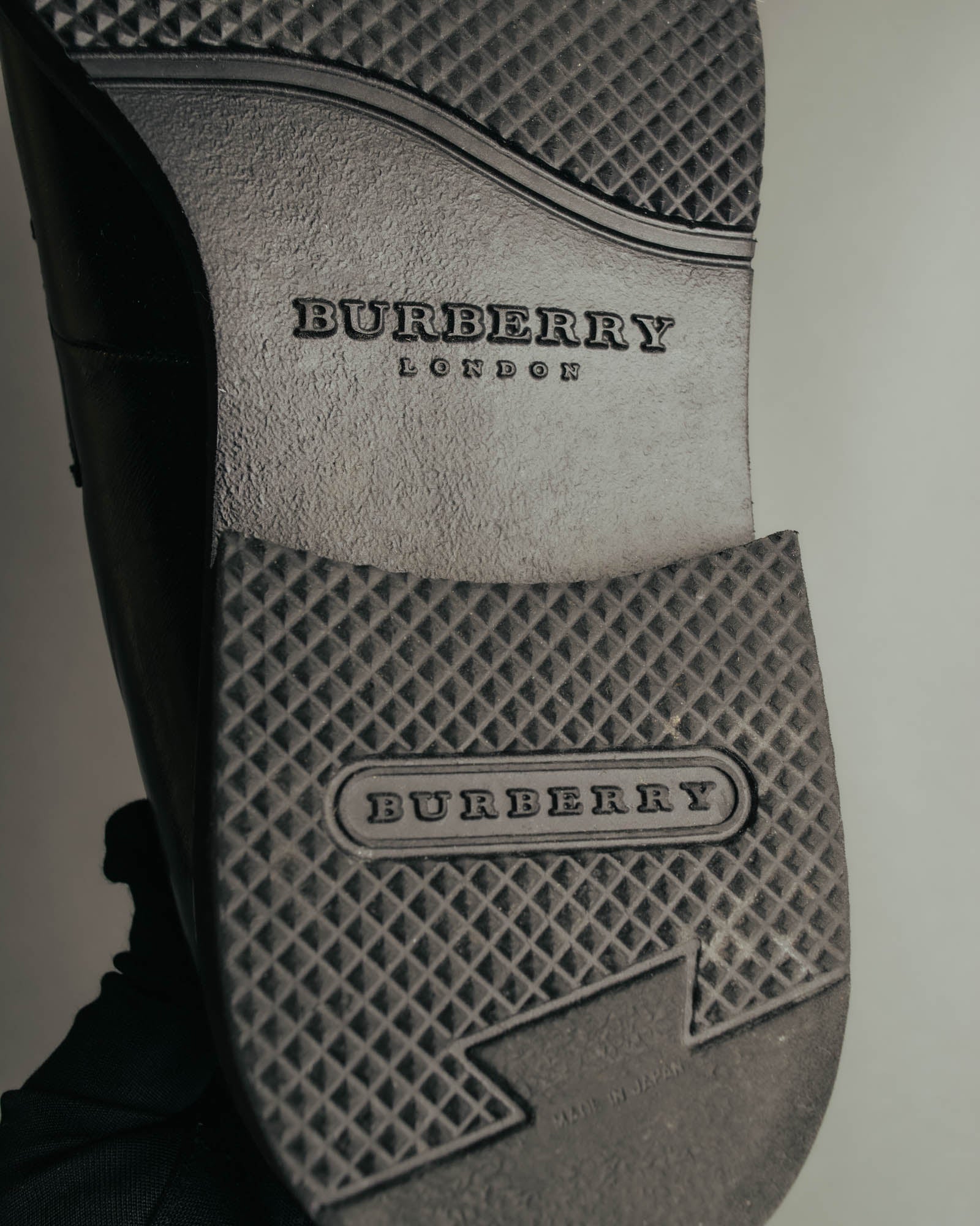 “Burberry London” 00’s-10’s Black leather penny loafers