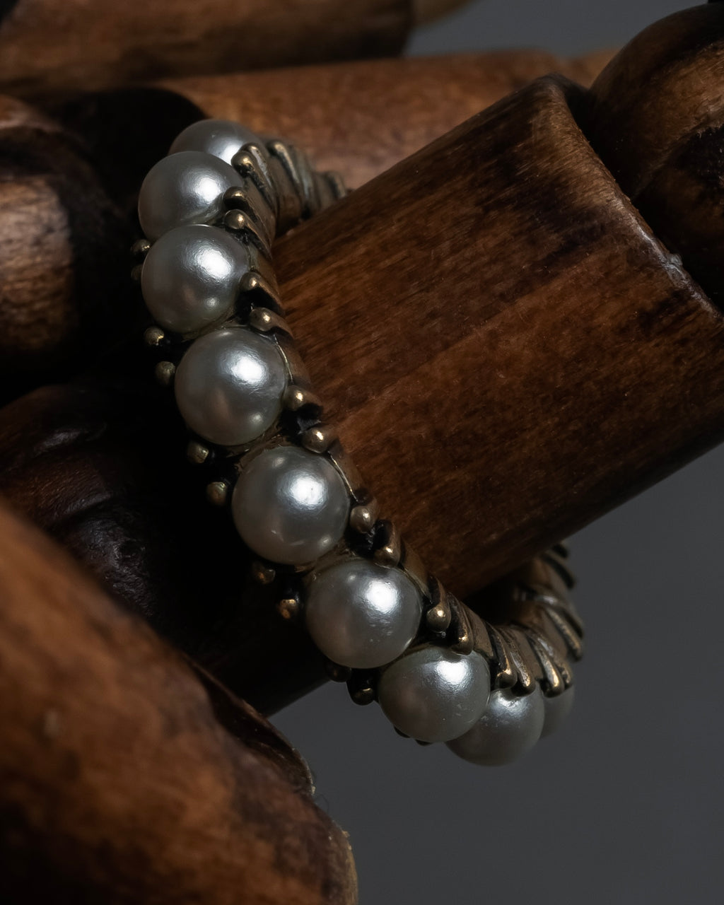 "Christian Dior" Eternity design pearl arrangement gold ring