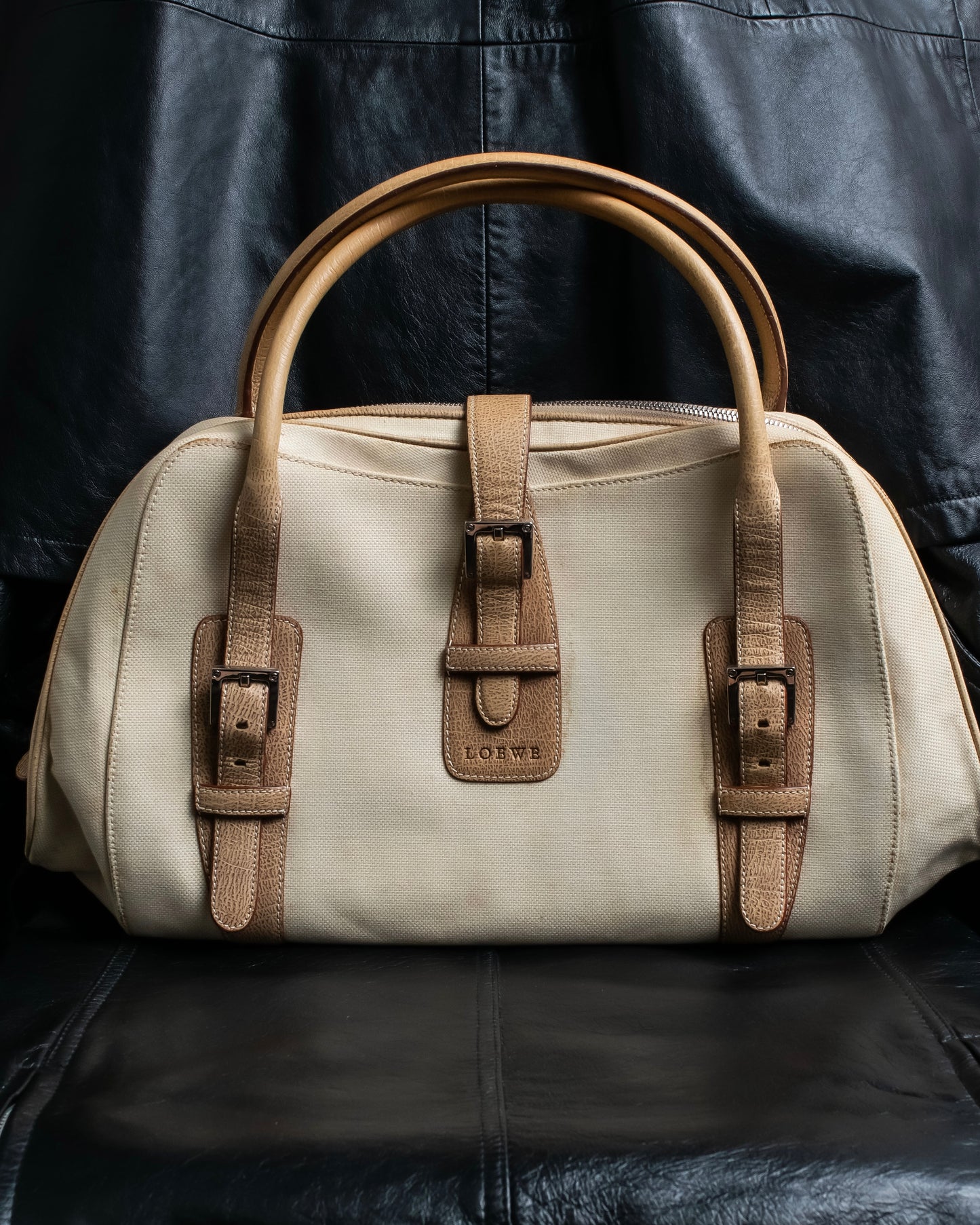 “LOEWE” Leather belted design bicolor hand bag