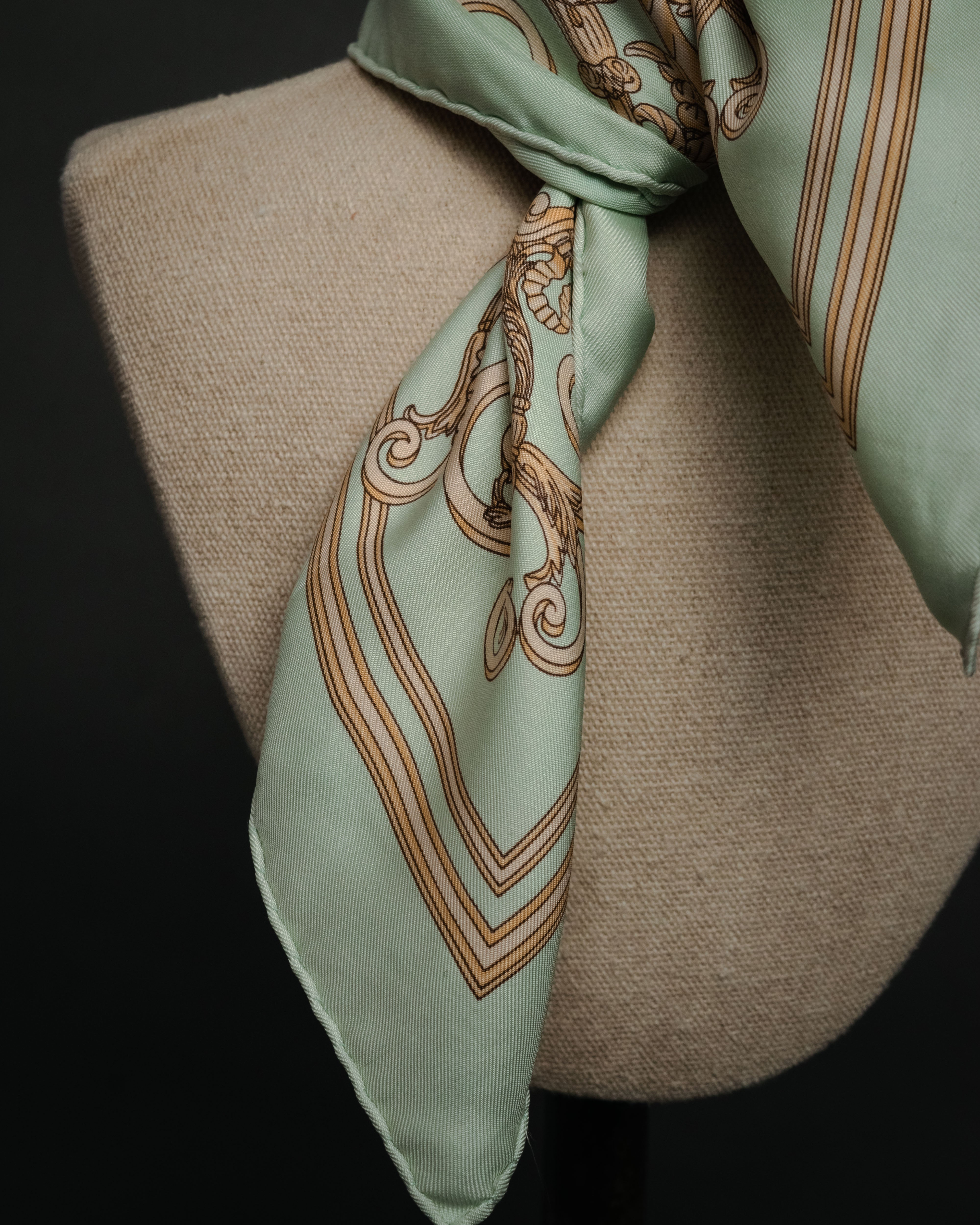 HERMES” 90's les tuileries silk twill carré scarf – MOOD