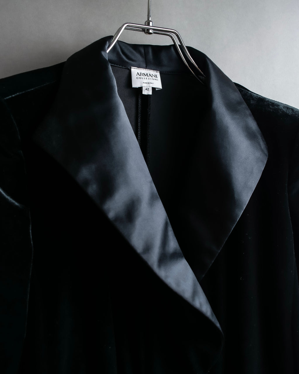 "ARMANI COLLEZIONI" Satin switched design velvet jacket