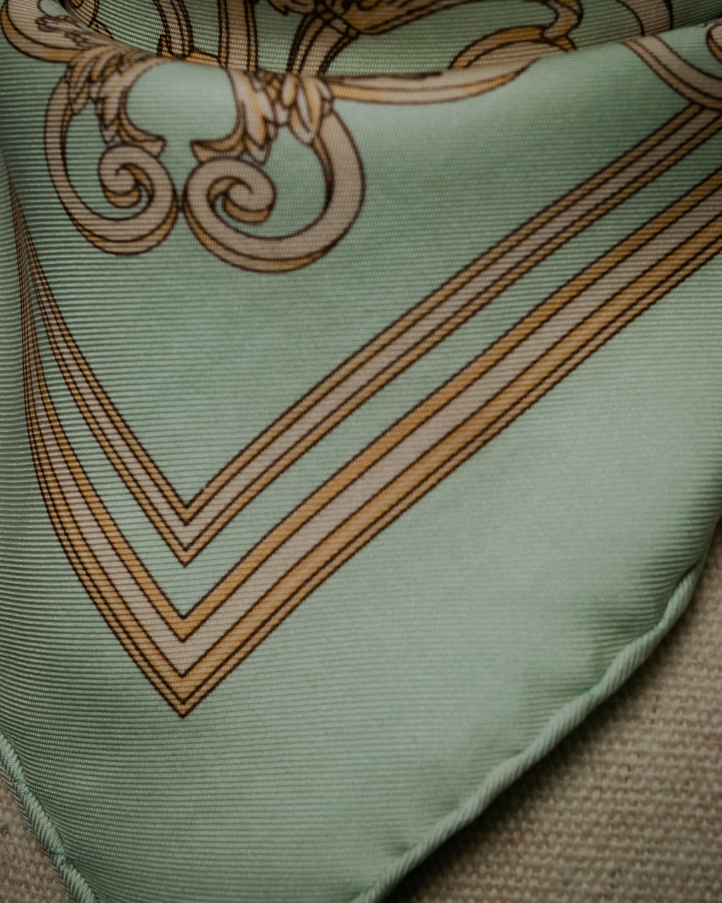 “HERMES” 90’s les tuileries silk twill carré scarf
