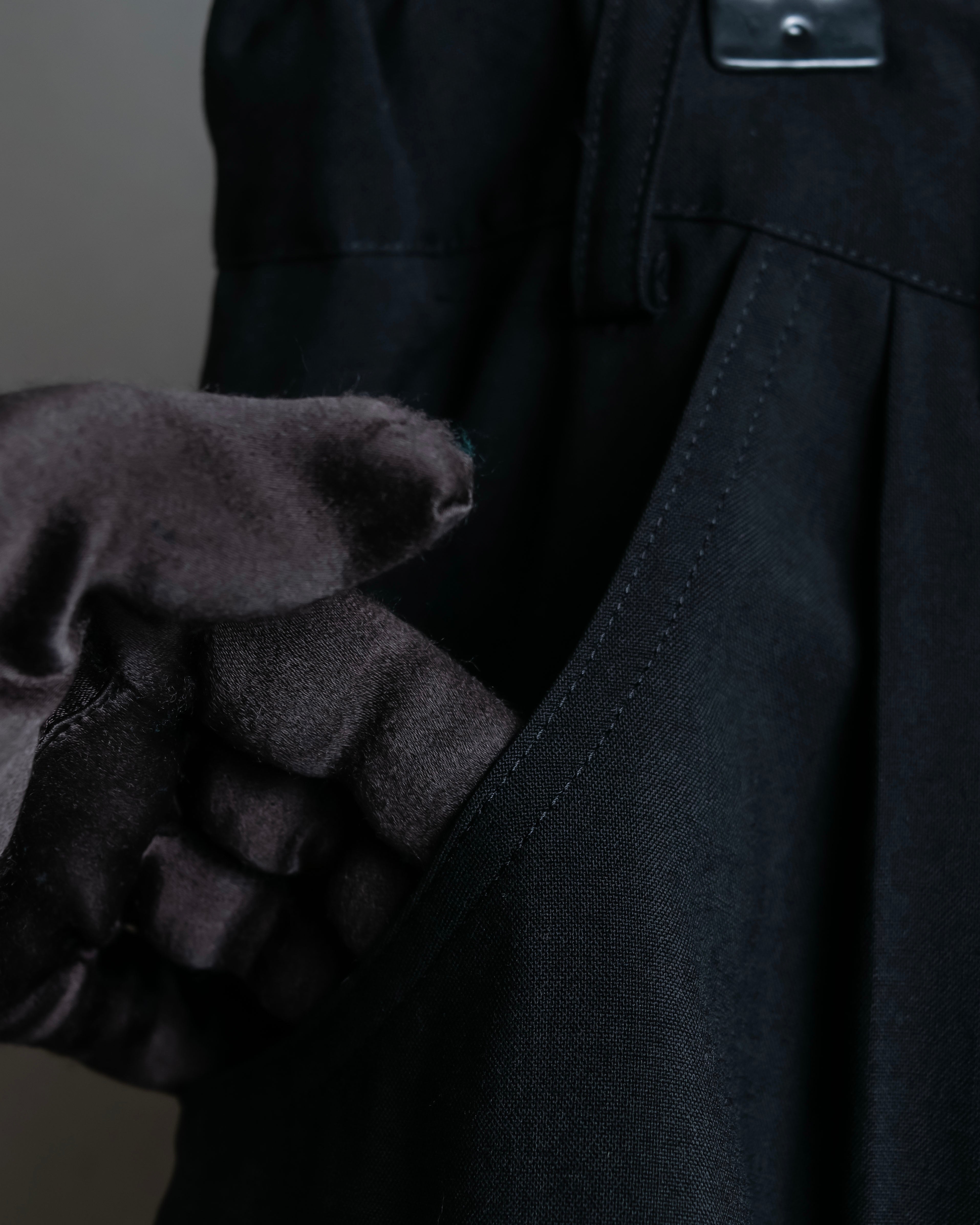 "Y's" Cargo pocket design sarouel silhouette, wool slacks