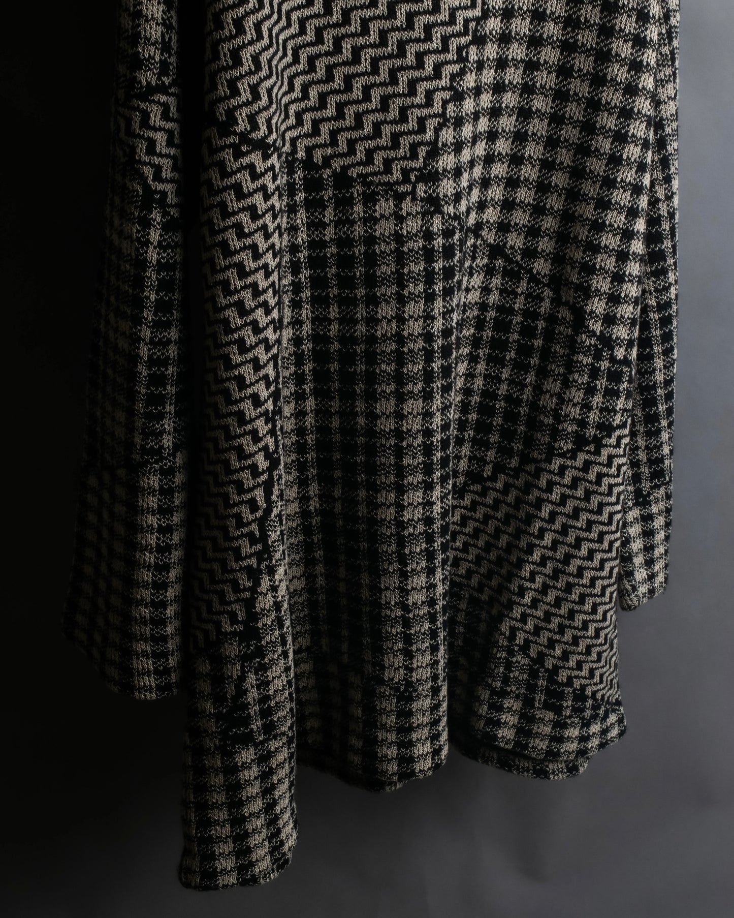 "FENDI" Houndstooth & zigzag pattern turtleneck tunic pullover