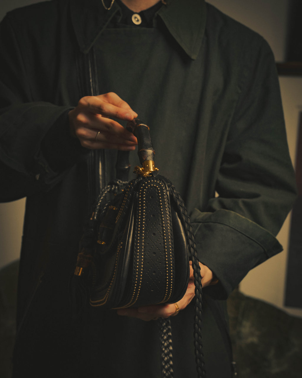 –SPECIAL– "GUCCI" 10's Embellished bamboo leather handbag