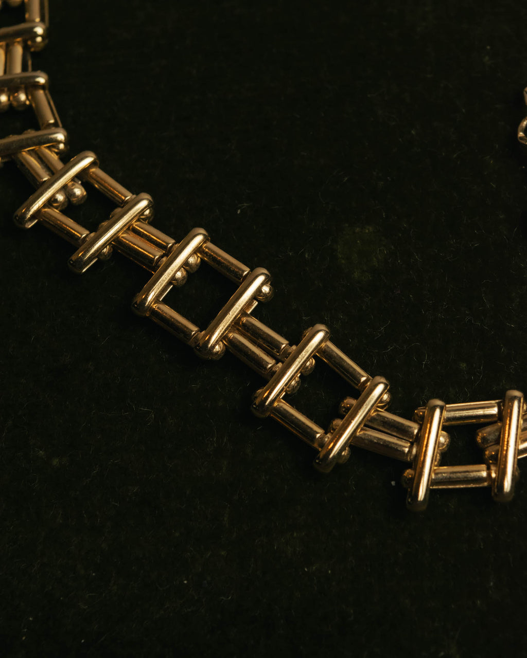 “Vintage“ Geometric link gold tone necklace