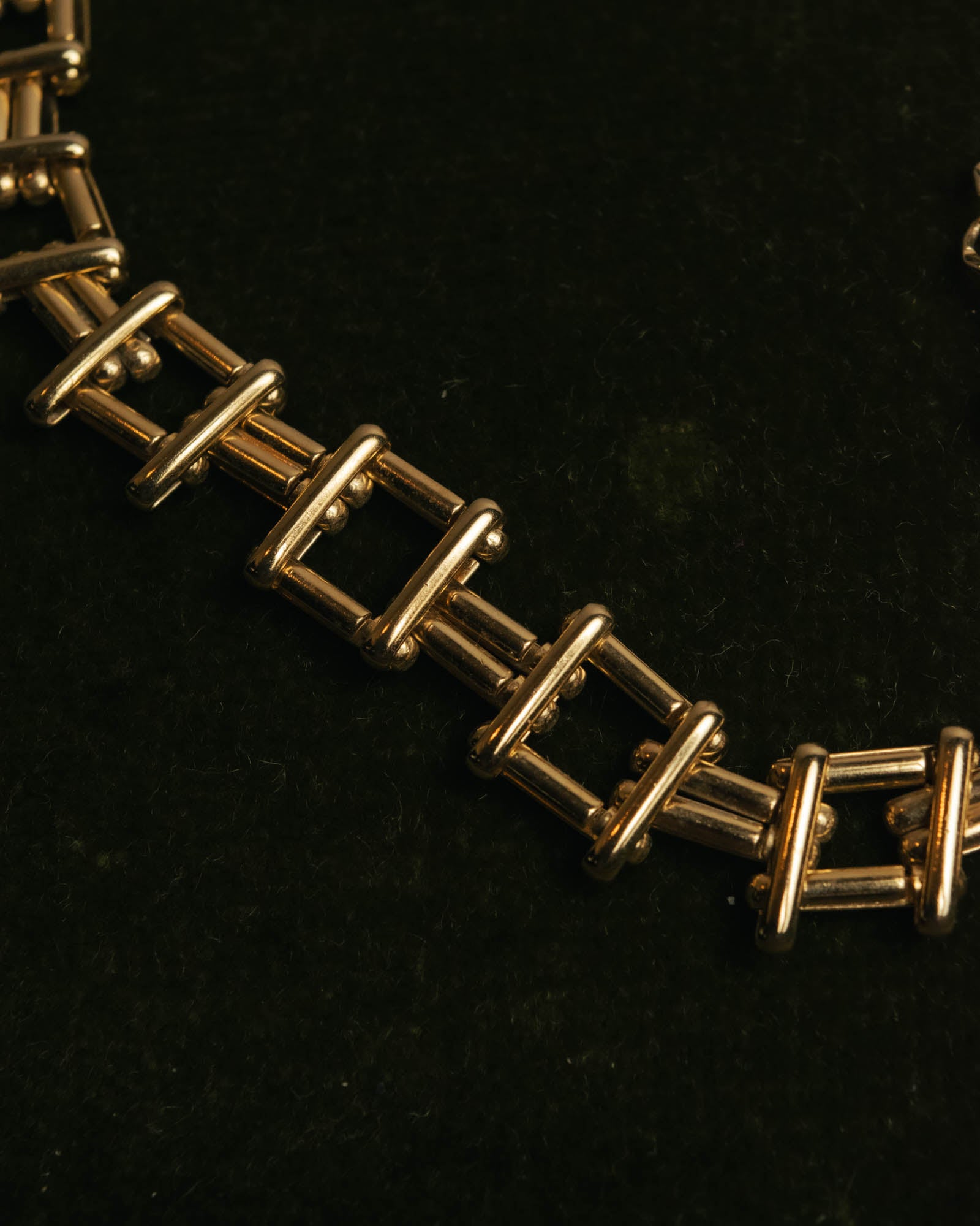 “Vintage“ Geometric link gold tone necklace