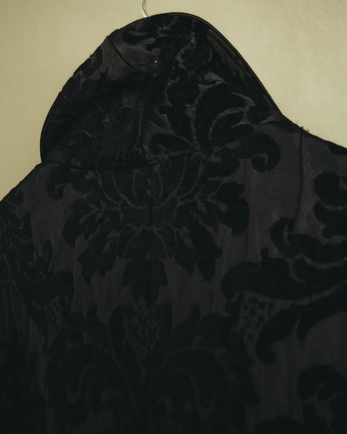 “DOLCE&GABBANA” Late 2010’s-early 2020’s Baroque jacquard belted robe coat