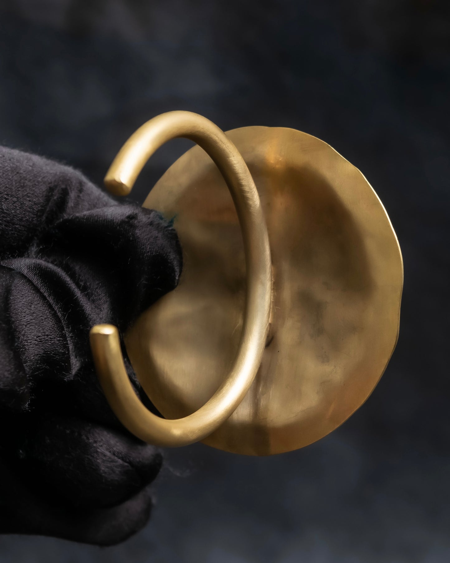 "LOEWE" Antique style golden ring