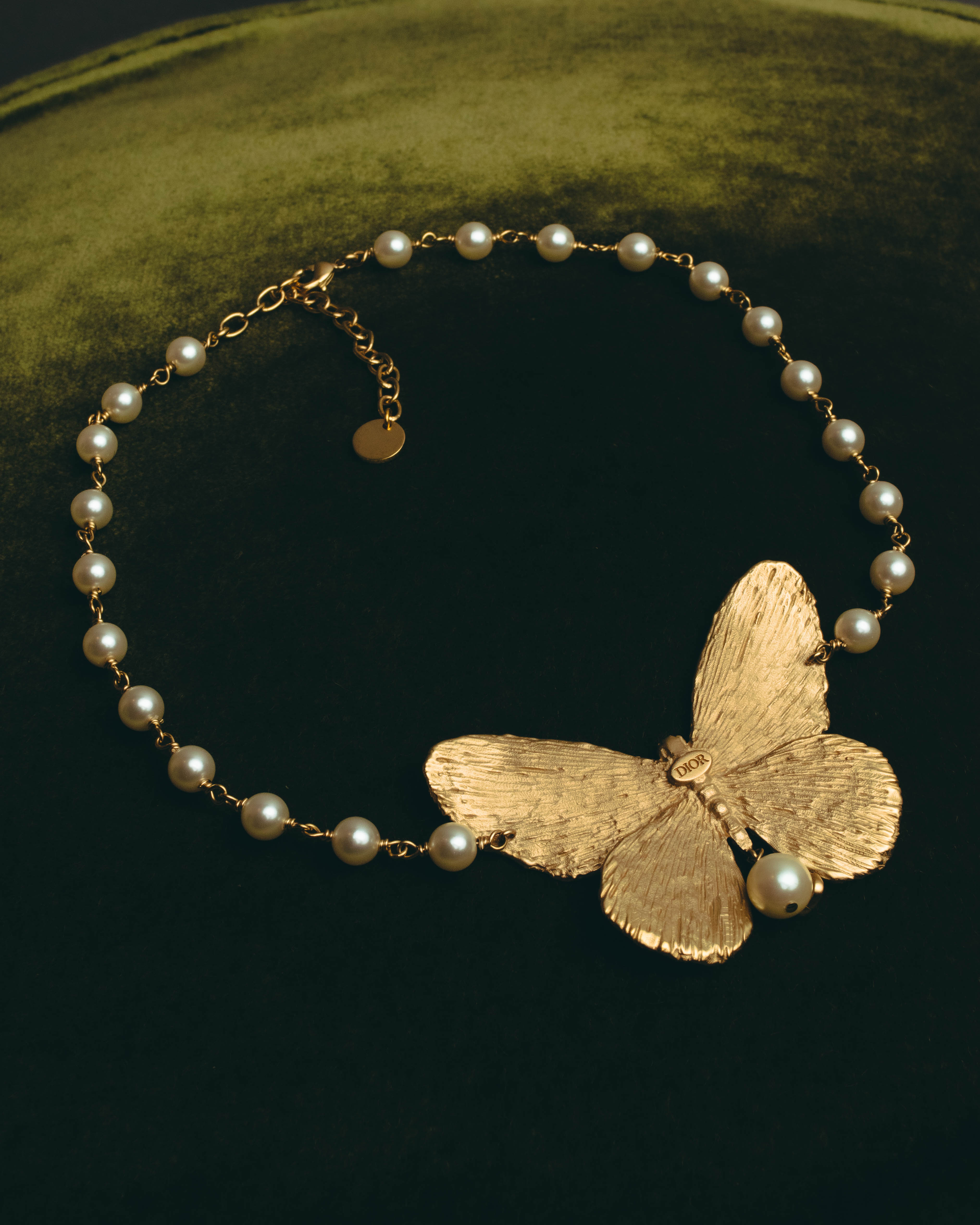 -SPECIAL- “Dior” 2023-24’s Sculpted butterfly pearl long necklace
