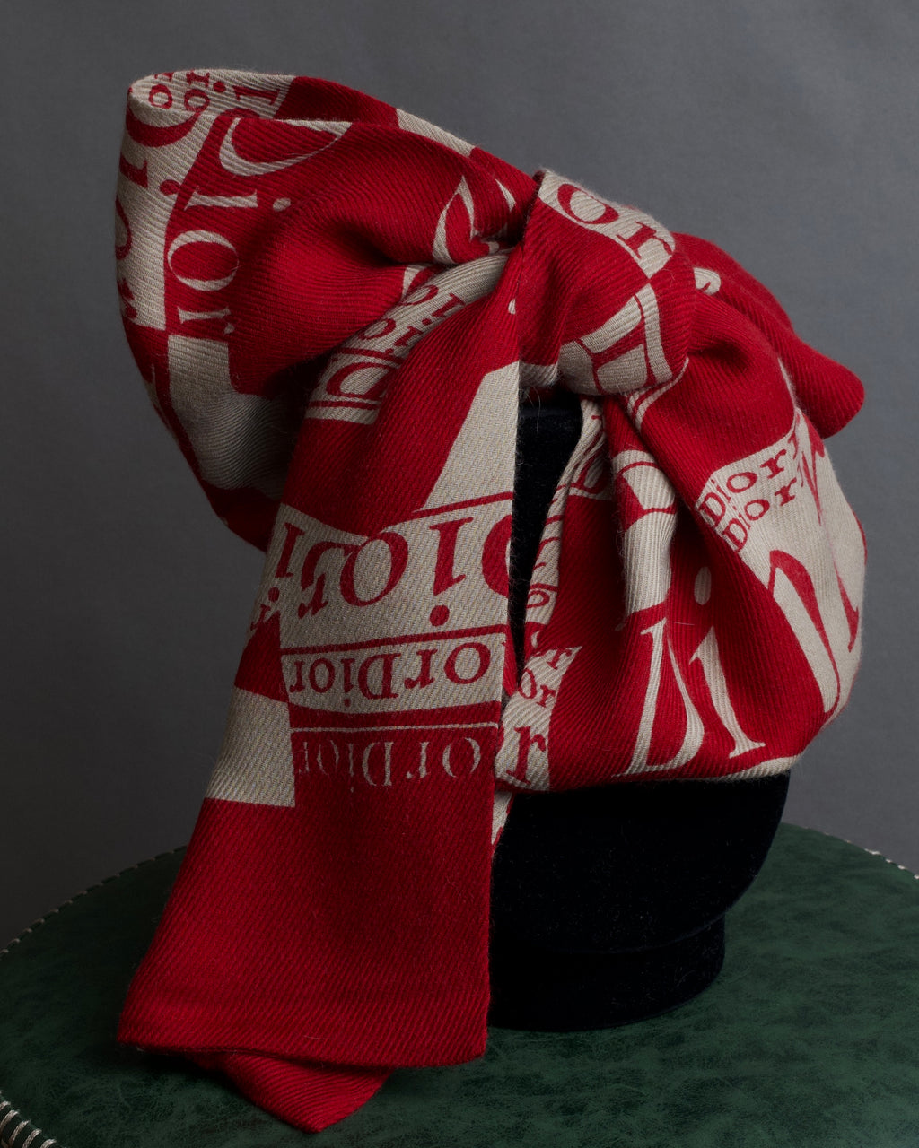 "Christian Dior" Logo pattern twill muffler