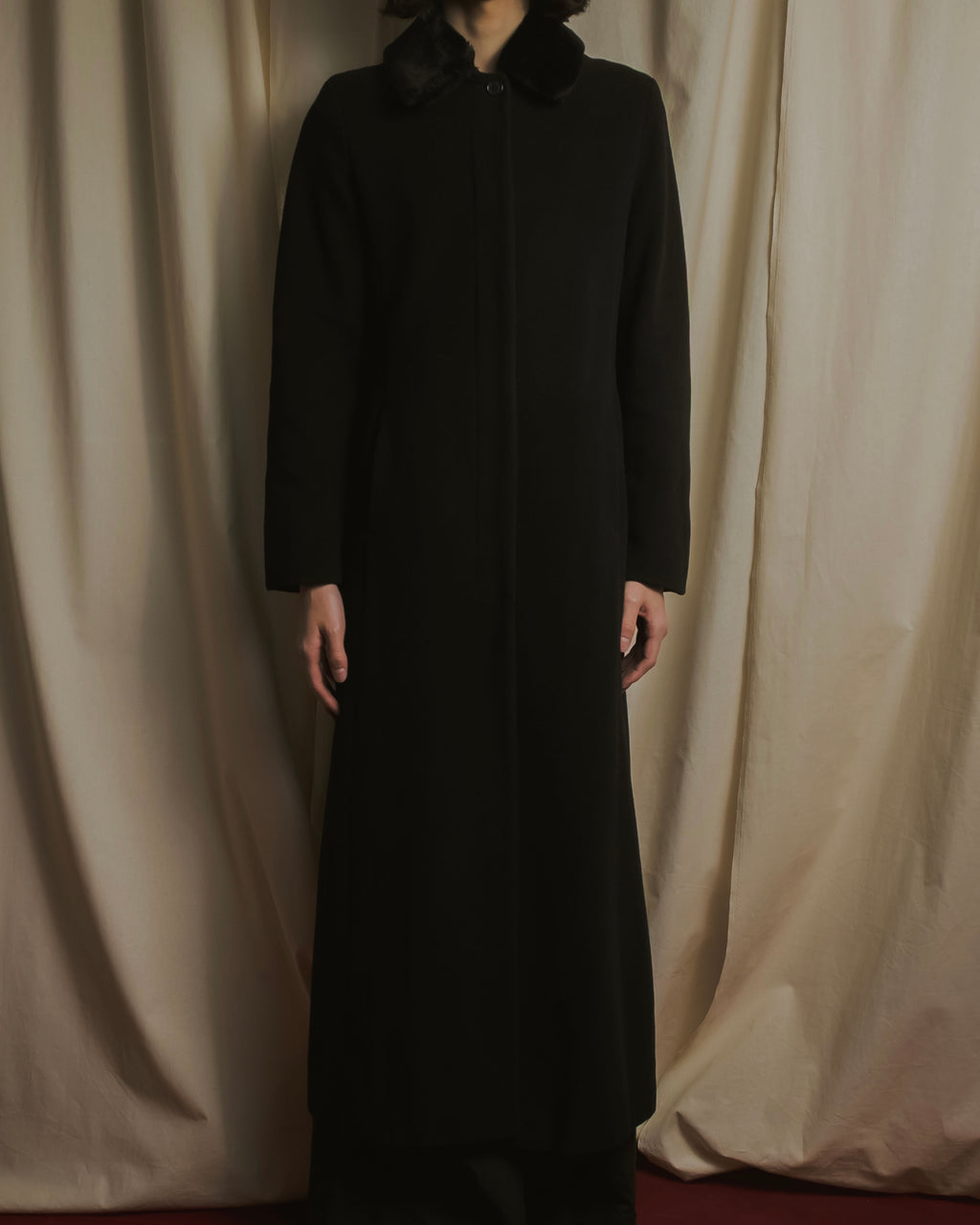 Abrigo con cuello de piel súper largo de los años 90-00 de MAX&Co.