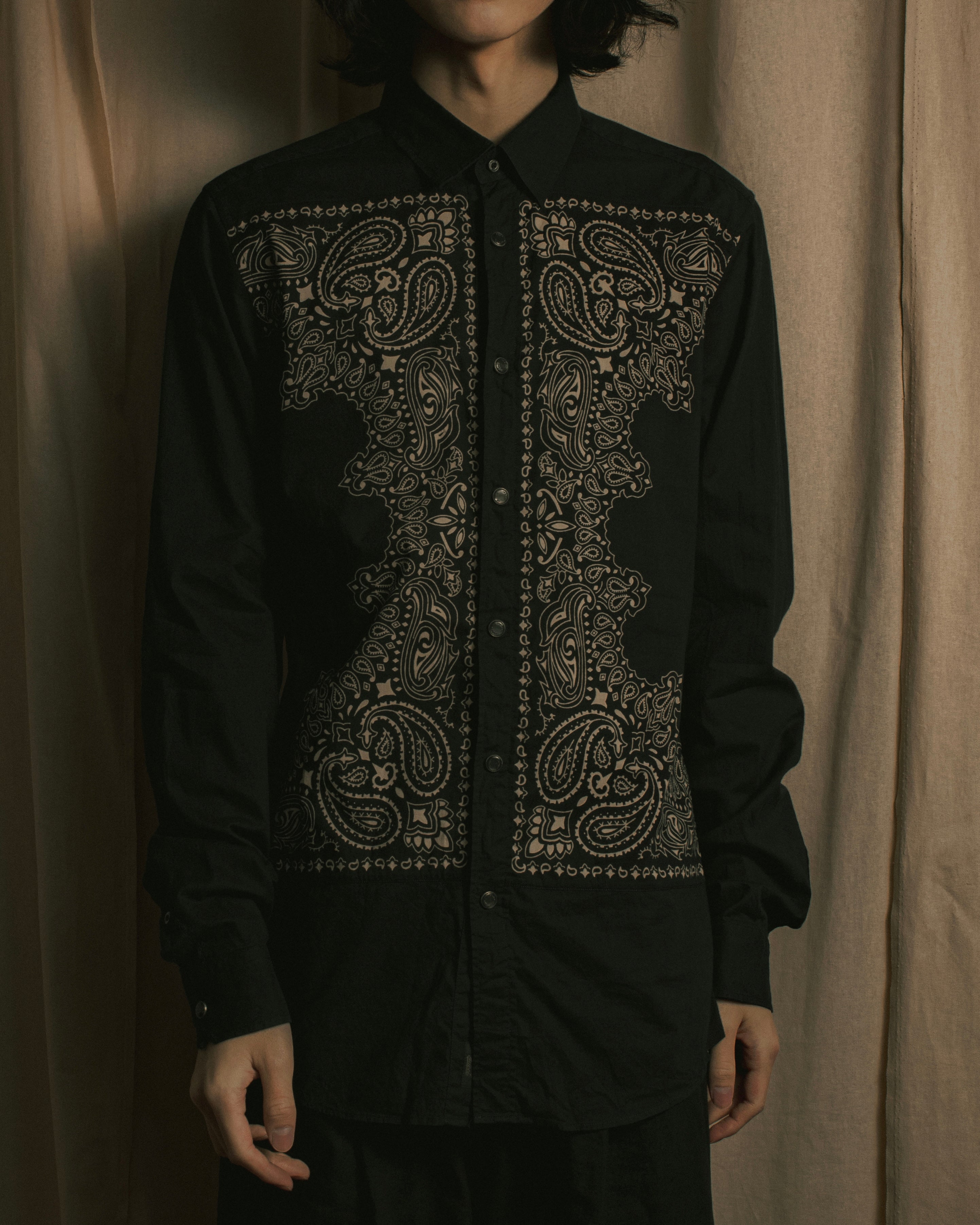 “GUCCI” 2011-12 Bandana panel print shirt