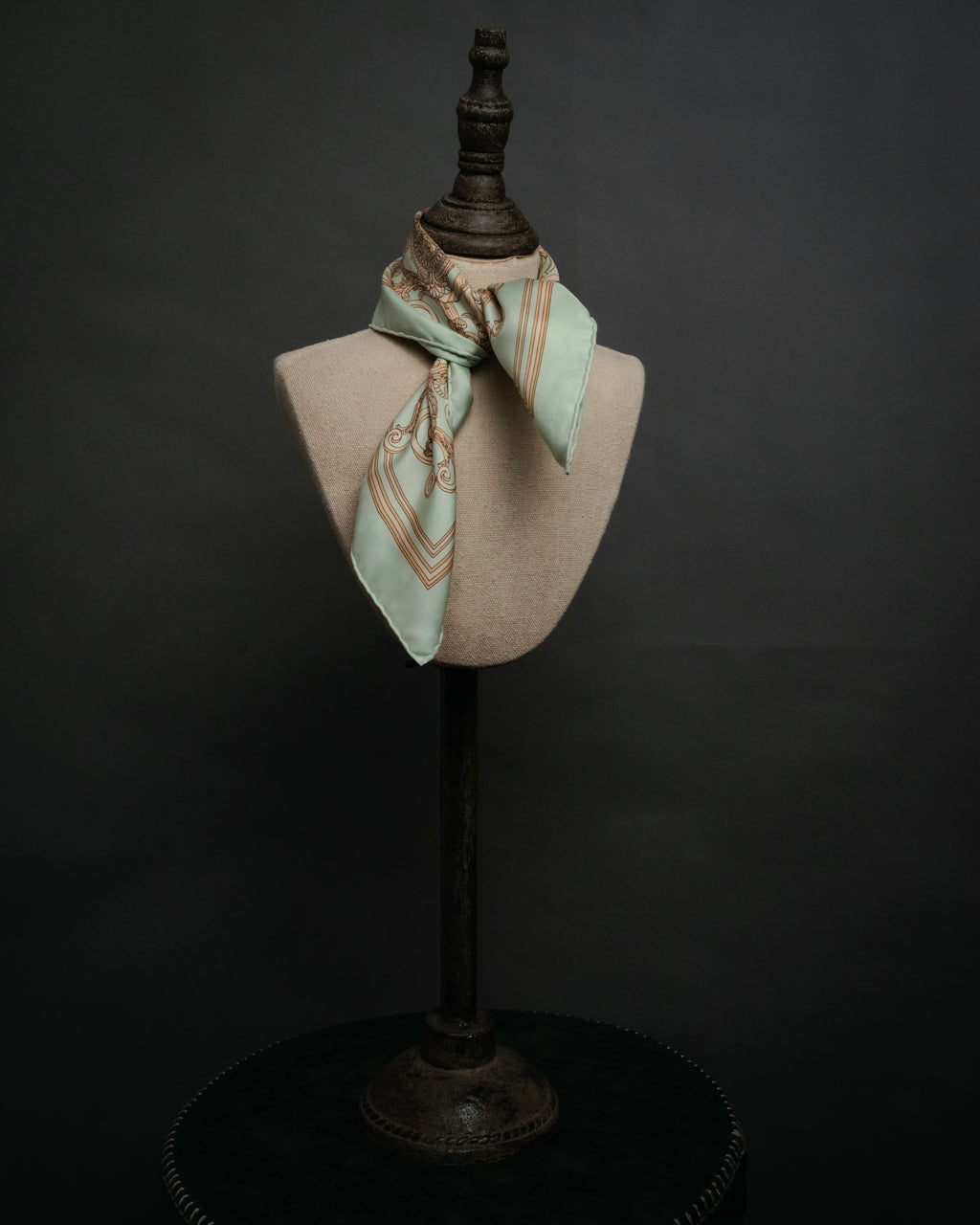 “HERMES” 90’s les tuileries silk twill carré scarf