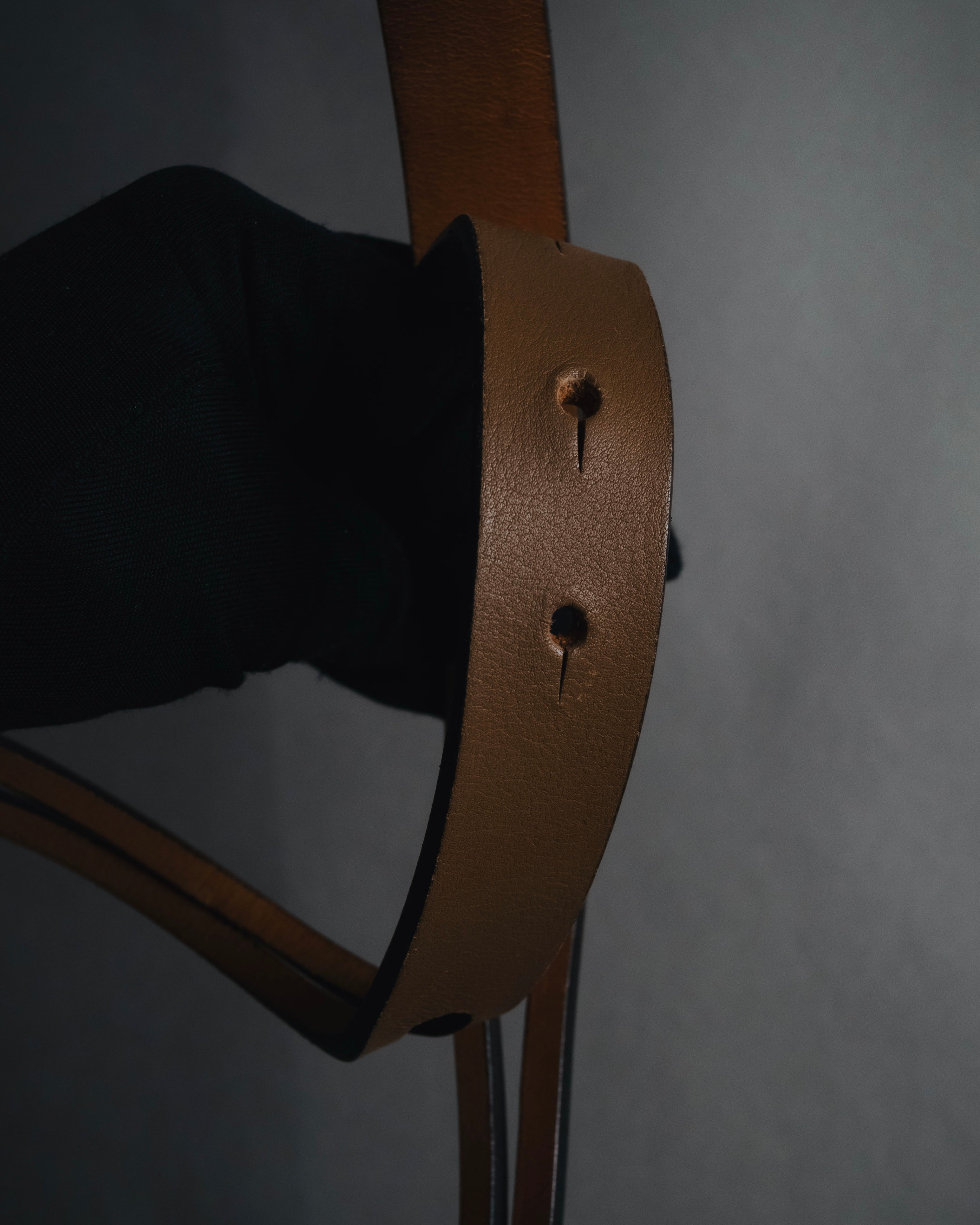 "LOEWE" 90’s-00’s double loop slit stud-fastening leather belt