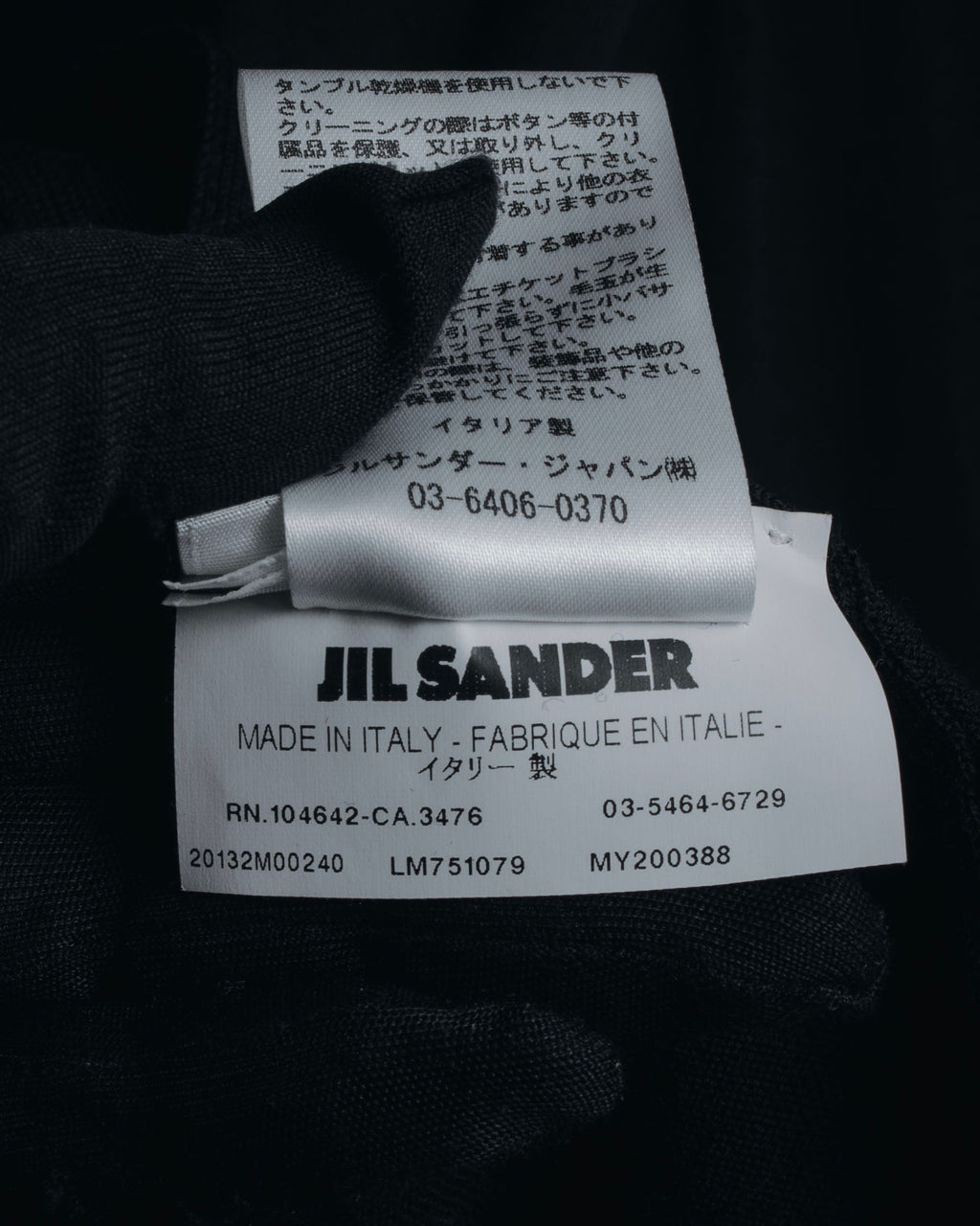 "JIL SANDER" 10’s minimalist satin covered buttons
wool cardigan
