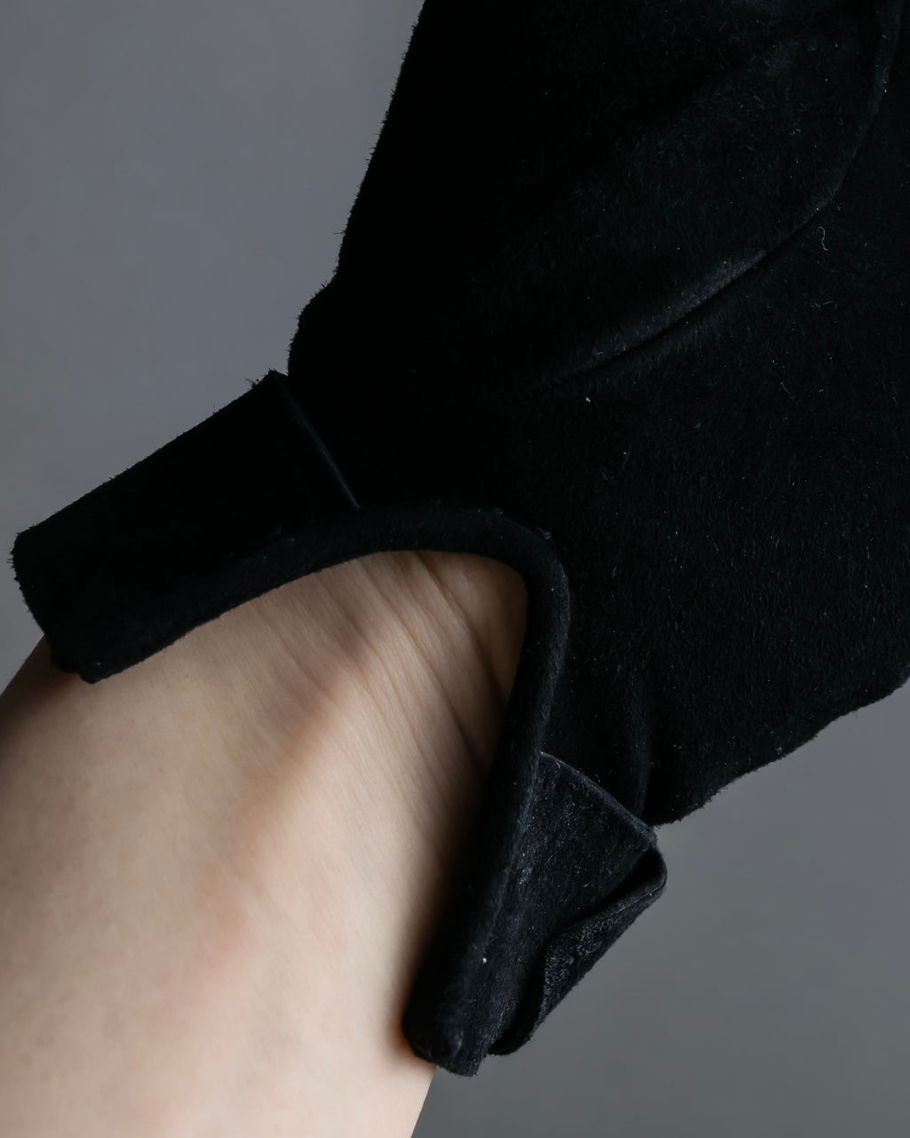 "HERMES" Silver buckle design suede leather gloves