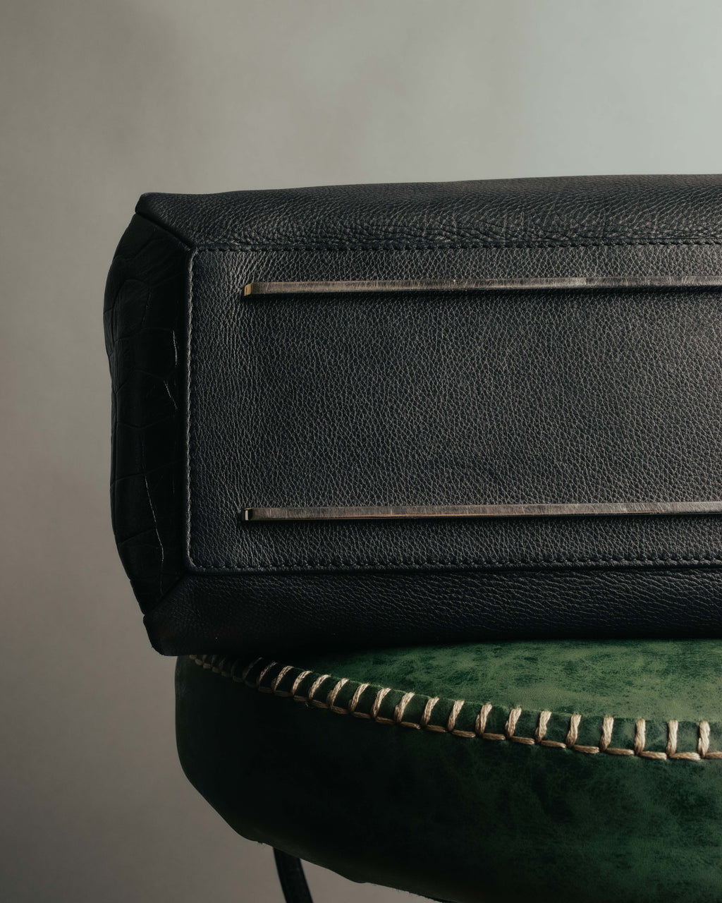 -SPECIAL- “BALENCIAGA” 2013-17 Le dix mixed leather shoulder bag