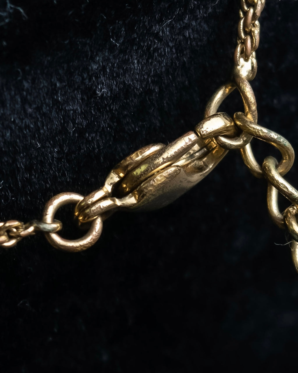 "Christian Dior" Rope ribbon motif gold necklace